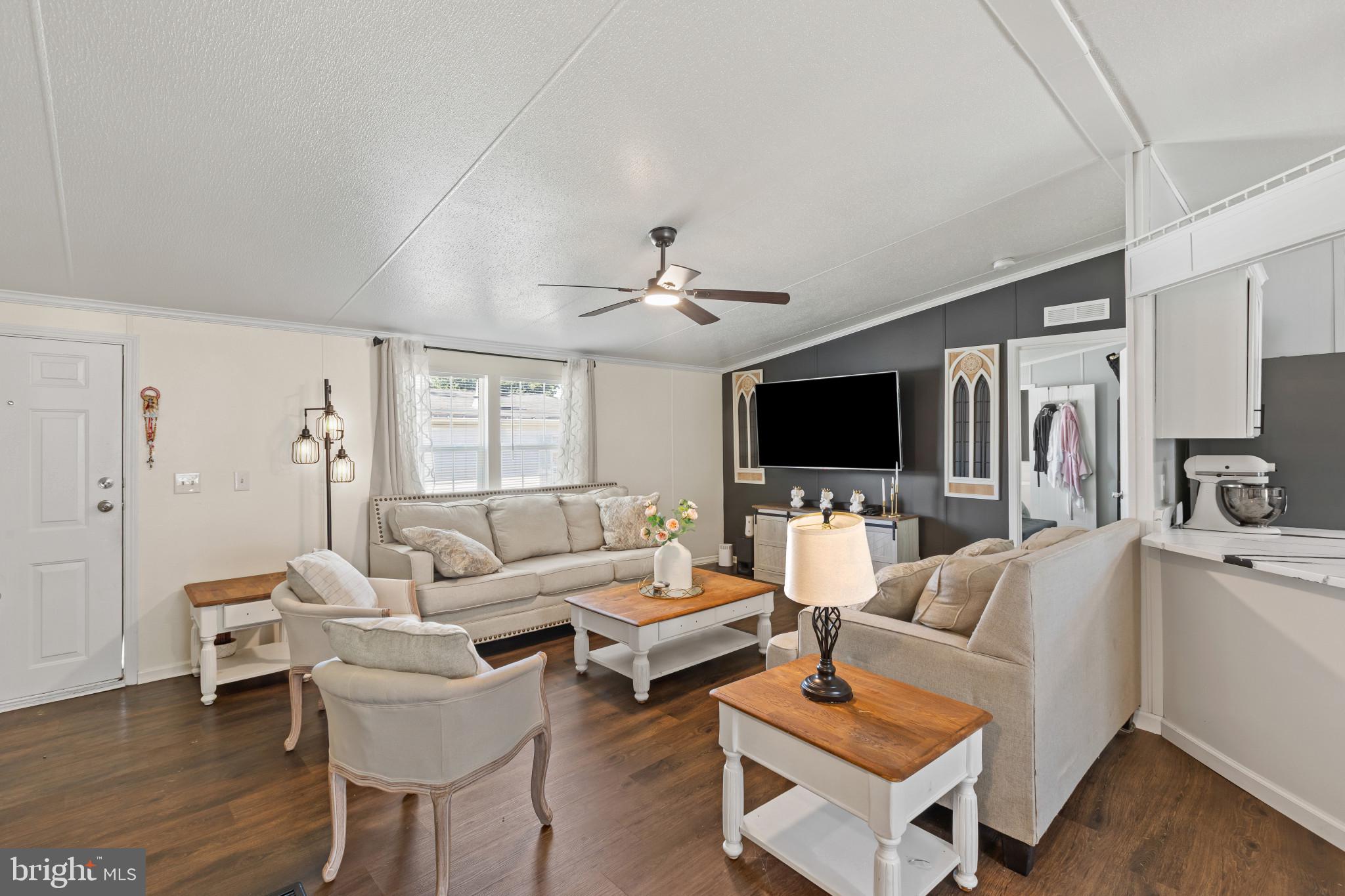 MIDWAY MOBILE VILLAGE - Residential