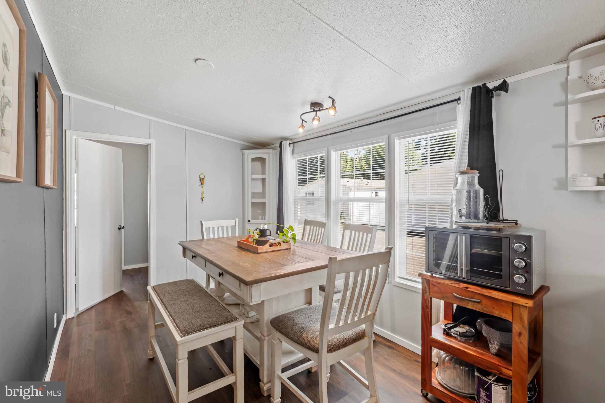MIDWAY MOBILE VILLAGE - Residential