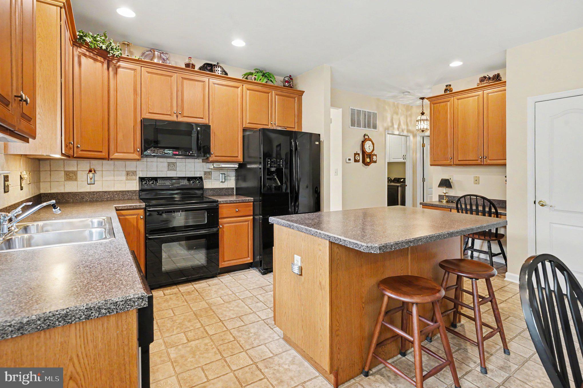 KINGSFIELD - Residential