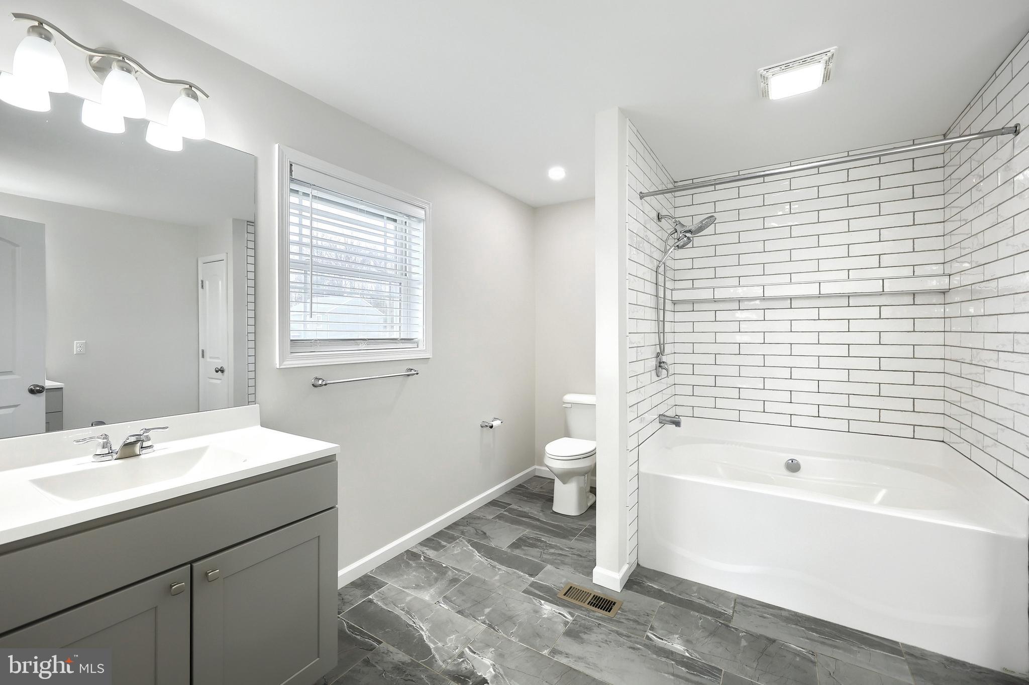 LEXINGTON ESTATES - Residential