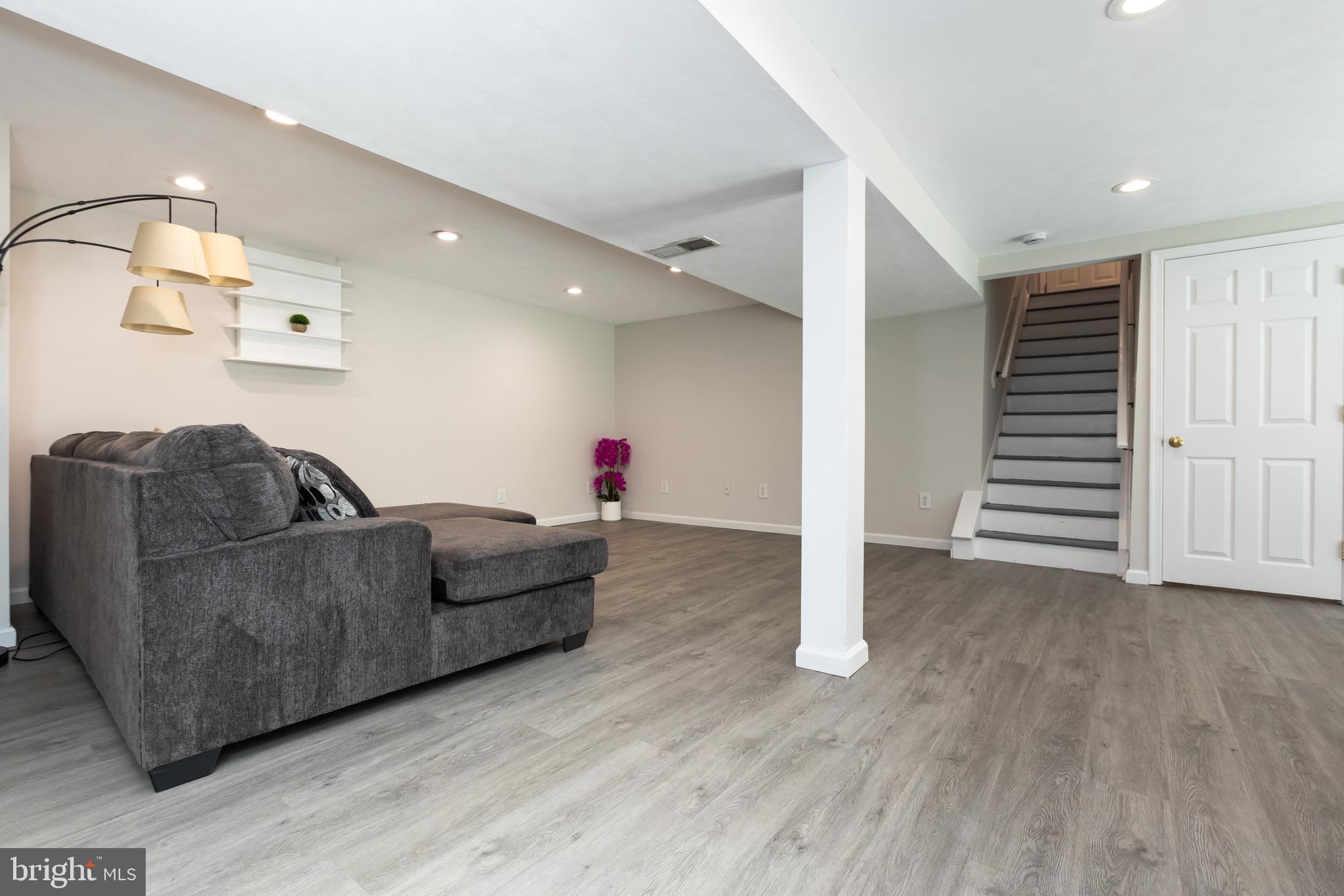 GWYNN ACRES - Residential