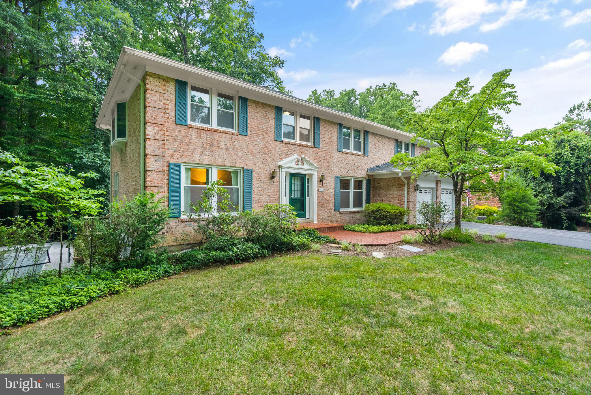 LANGLEY OAKS - Residential