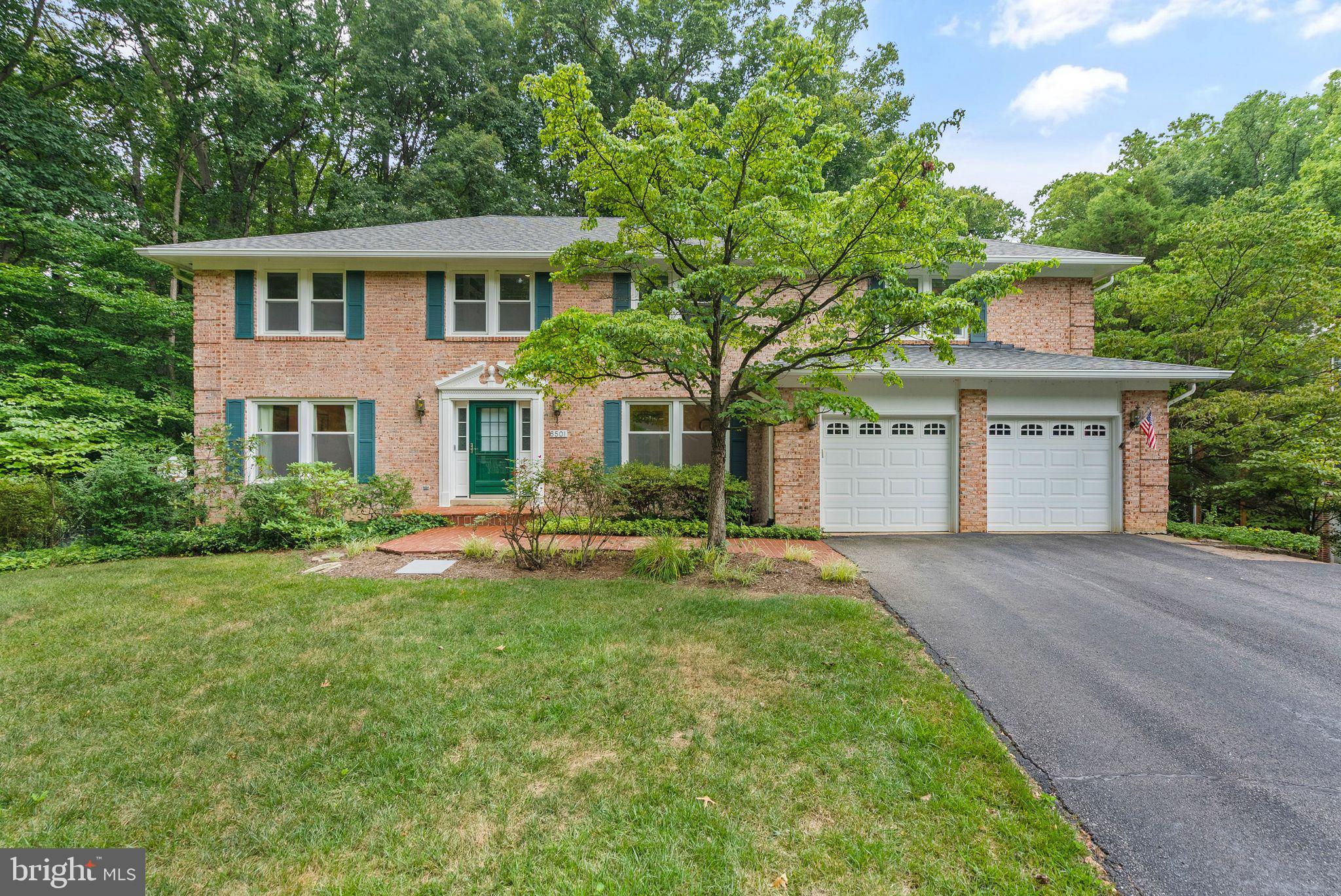 LANGLEY OAKS - Residential