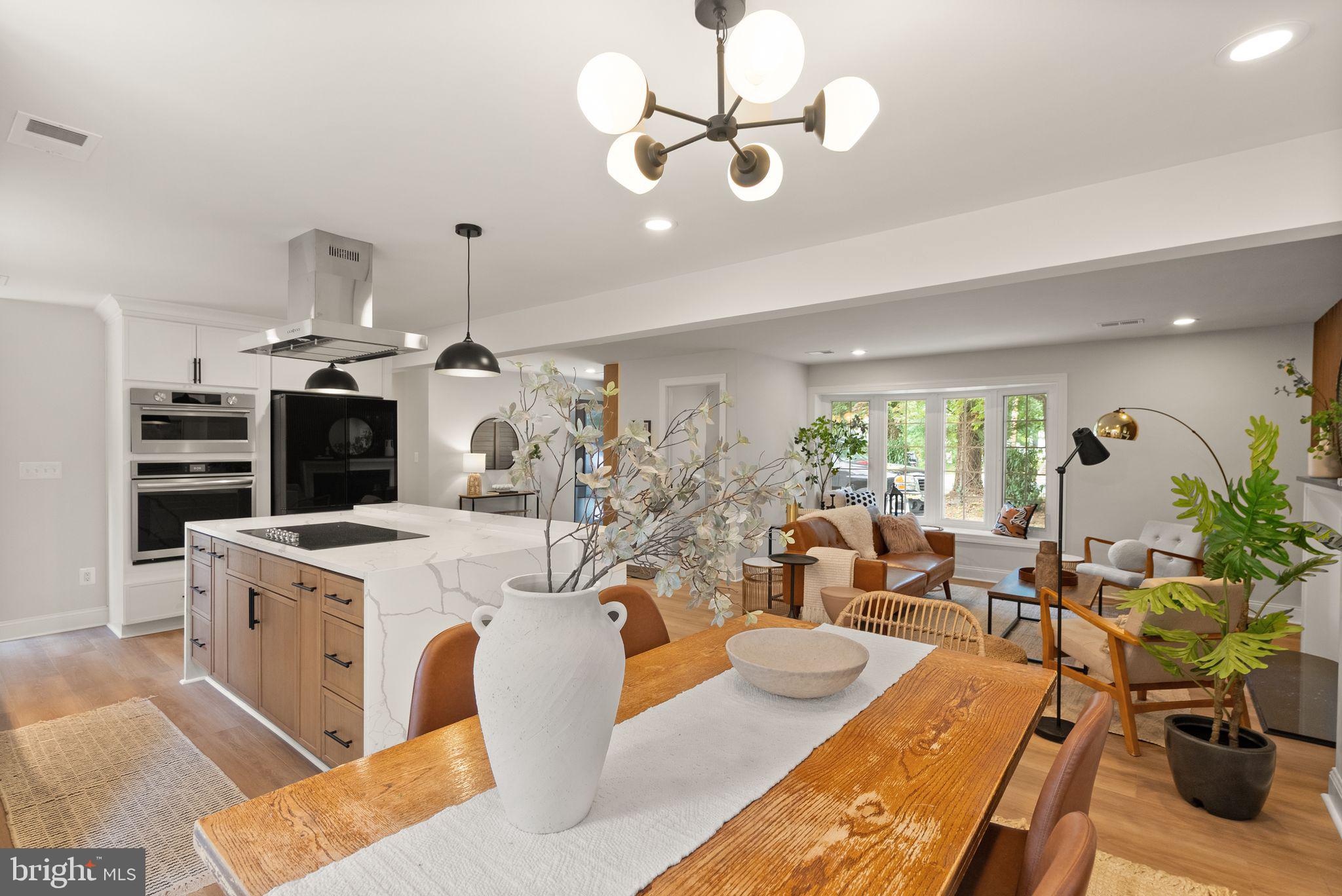GOLF CLUB MANOR - Residential