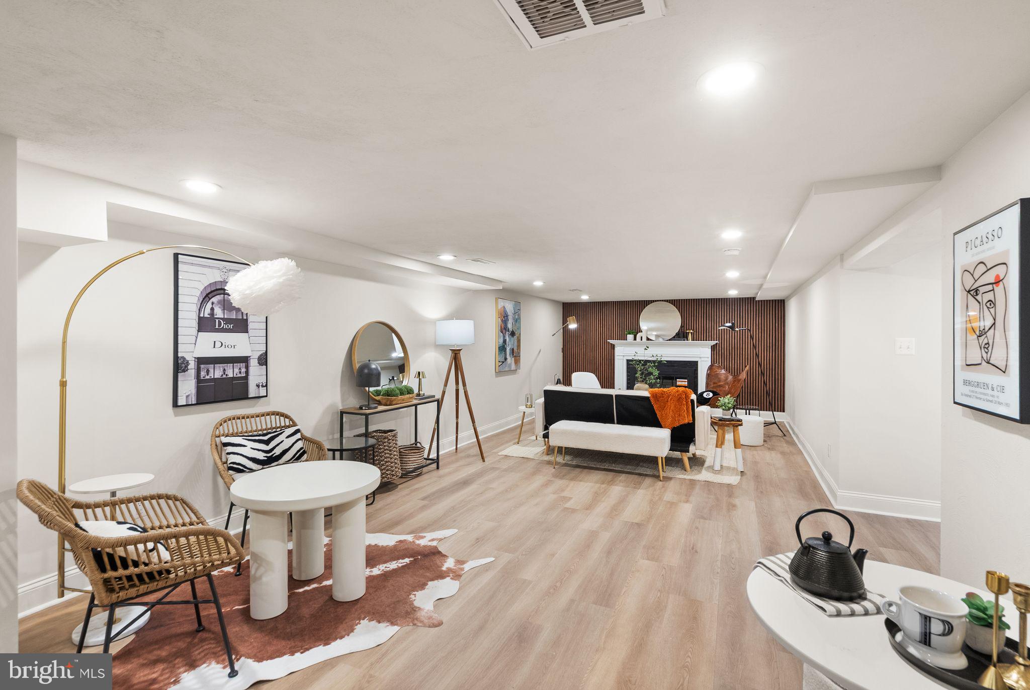 GOLF CLUB MANOR - Residential