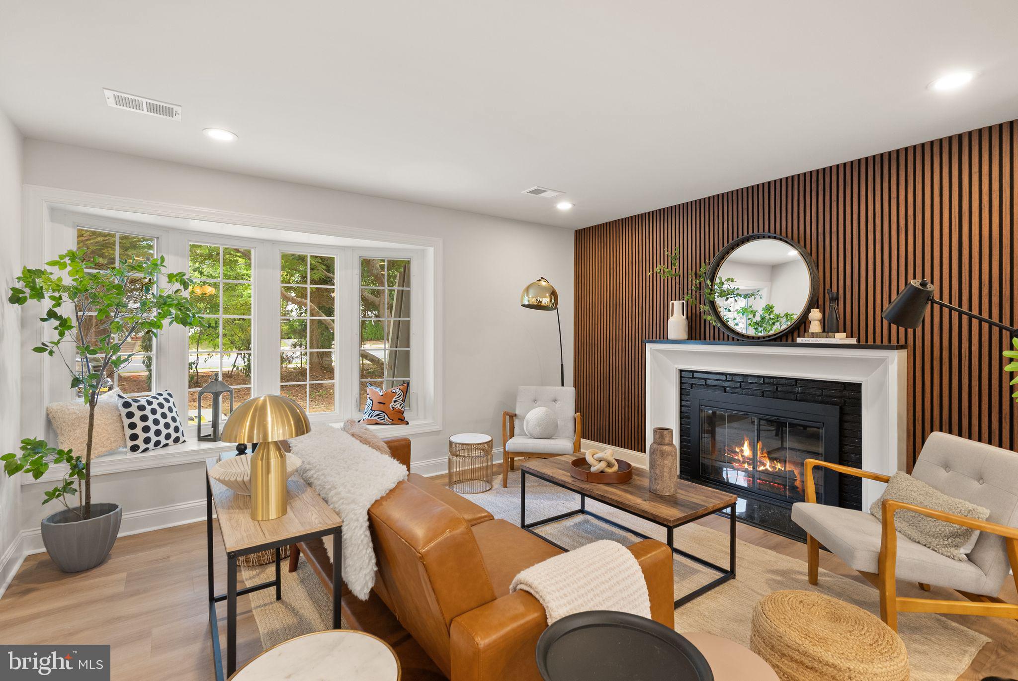 GOLF CLUB MANOR - Residential