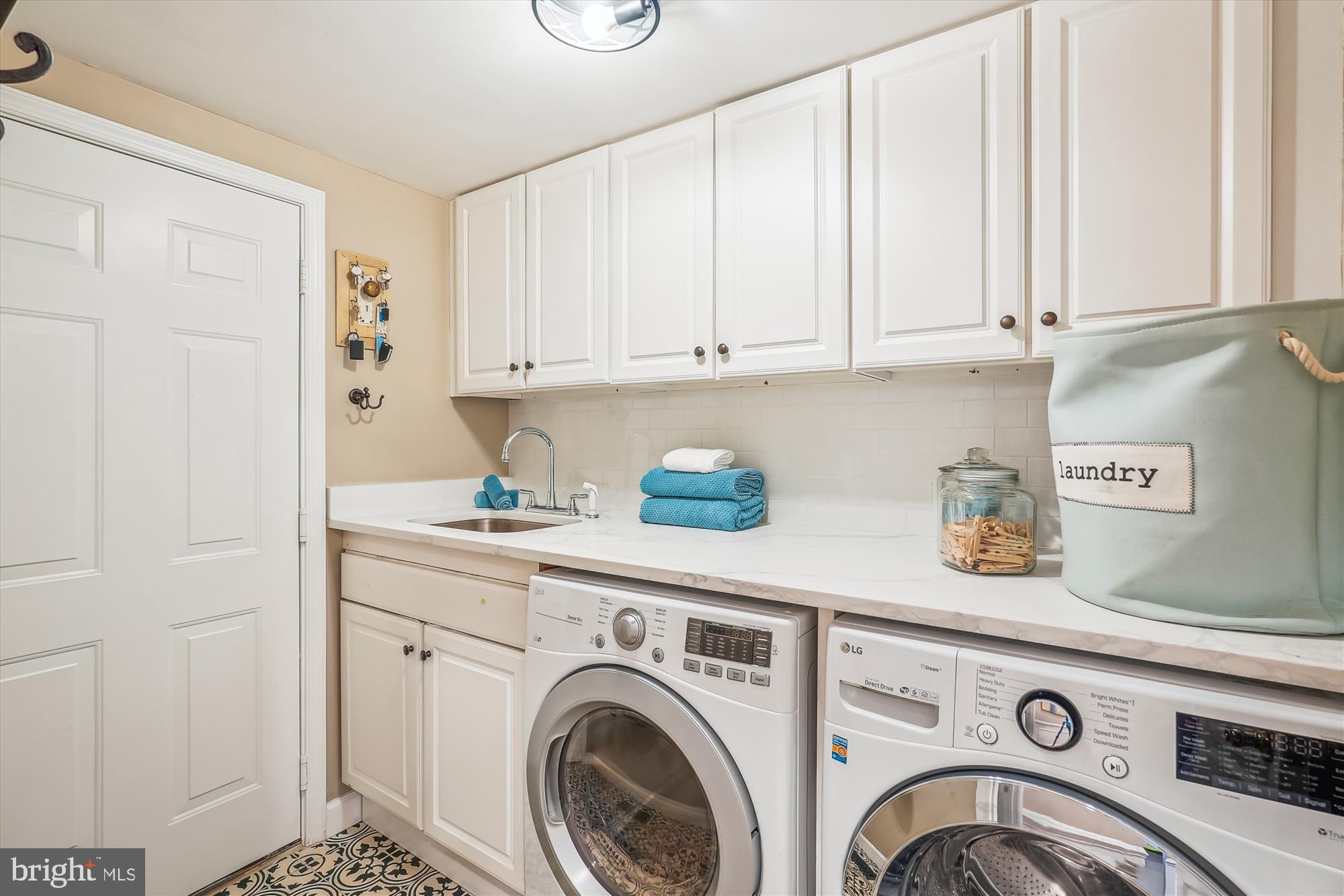 BROADLANDS - Residential