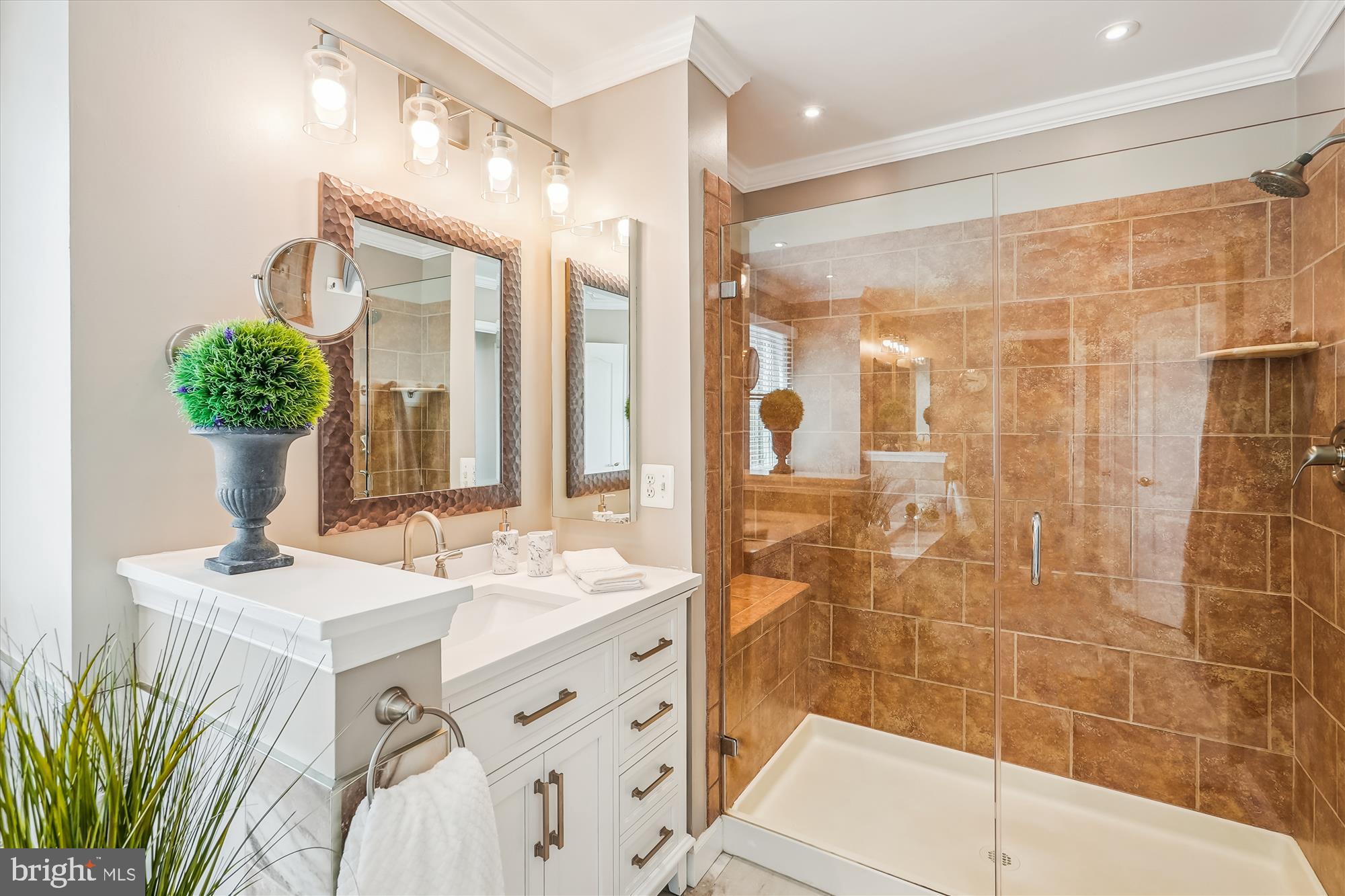 BROADLANDS - Residential
