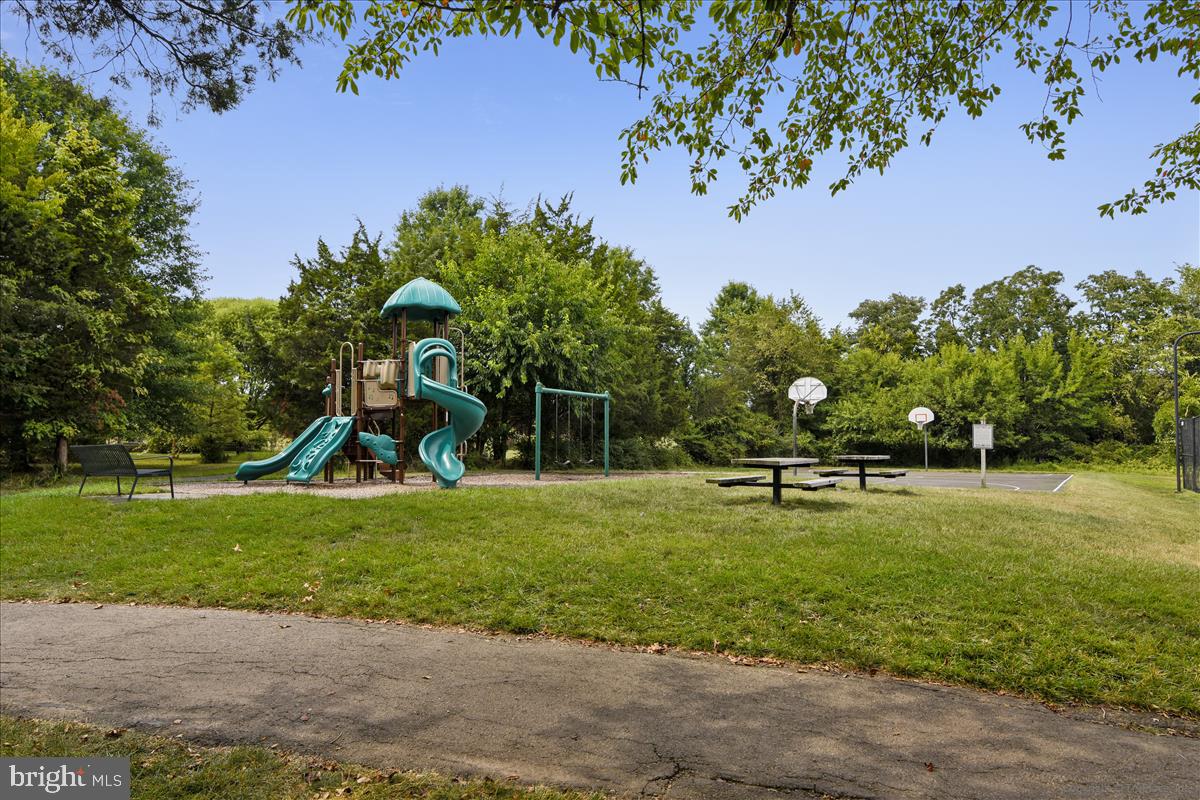 BROADLANDS - Residential