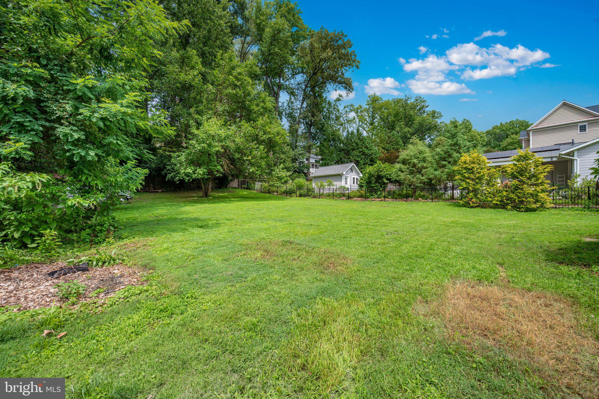 WEST END PARK - Residential