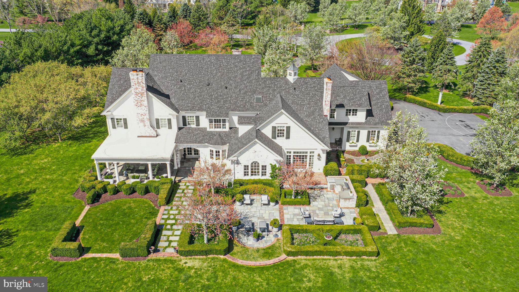 OLD MILL ESTATES - Residential