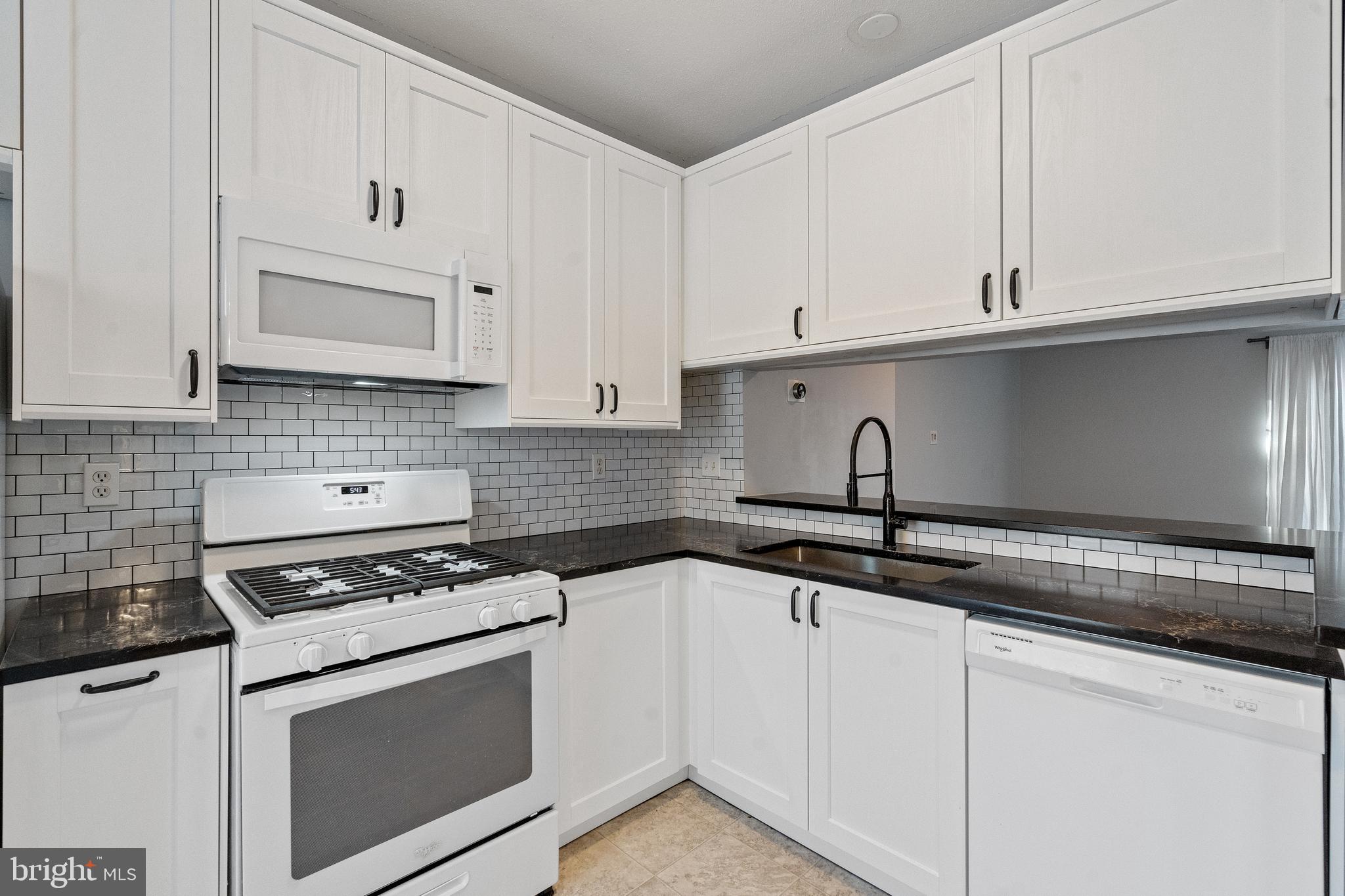 WOODSTONE - Residential