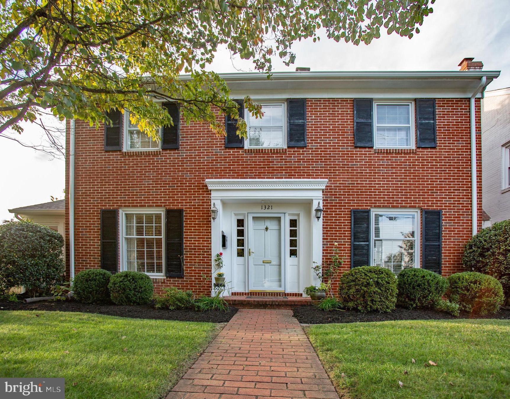 COLLEGE HEIGHTS - Residential