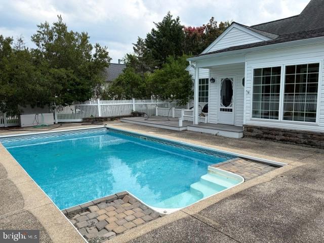 EASTON CLUB EAST - Residential