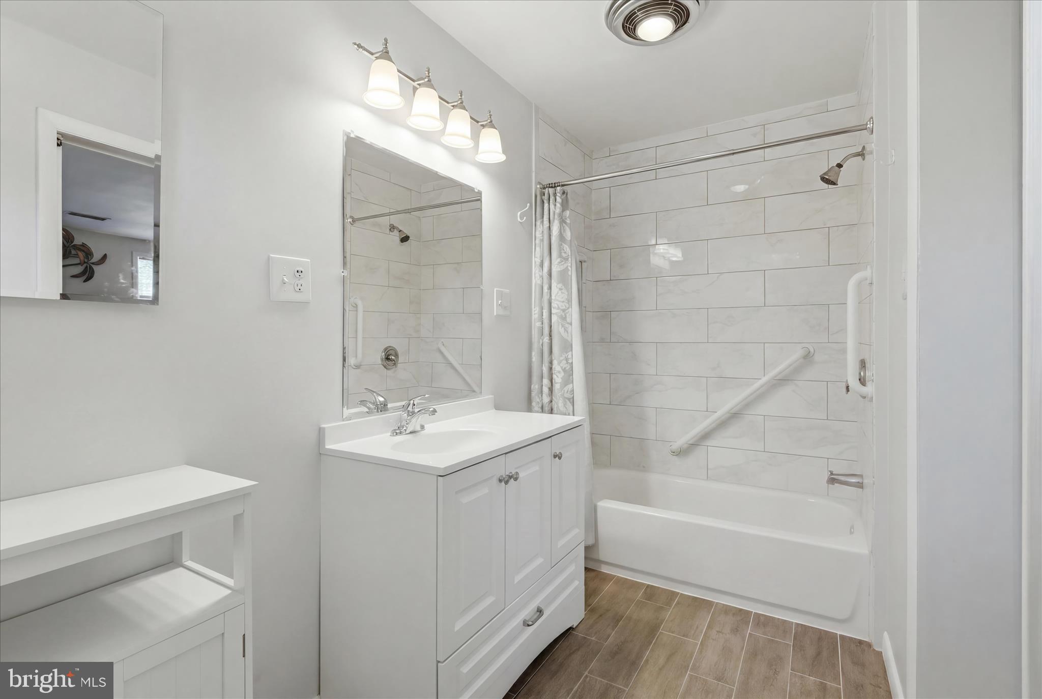GROVE HILL - Residential