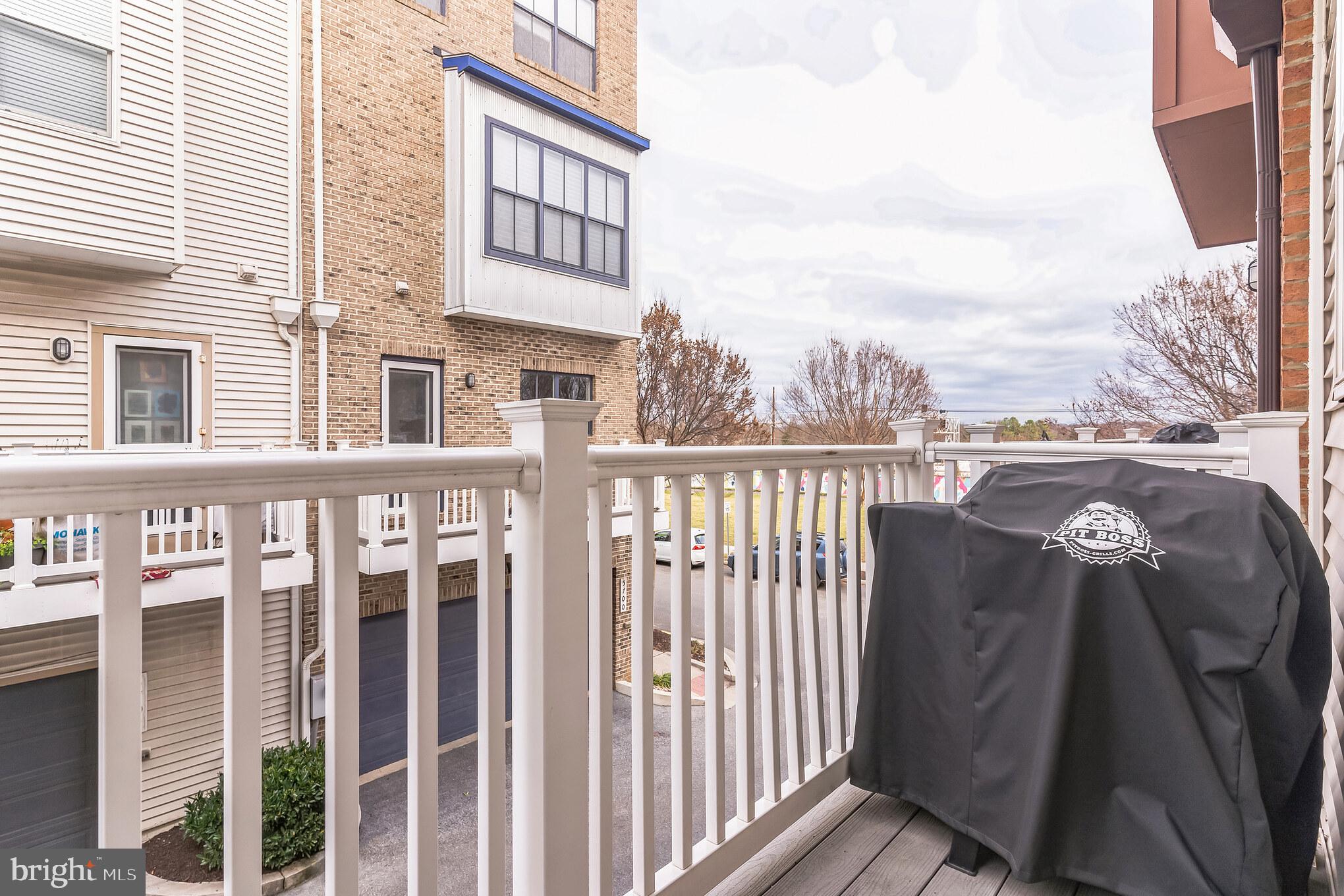 EYA ARTS DISTRICT - Residential