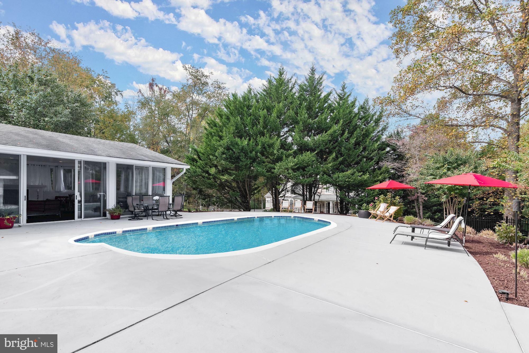 WAVERLY GLEN - Residential