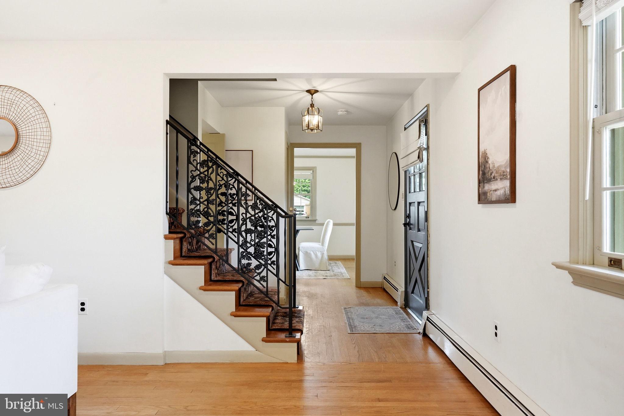 COUNTRY CLUB ESTATES - Residential