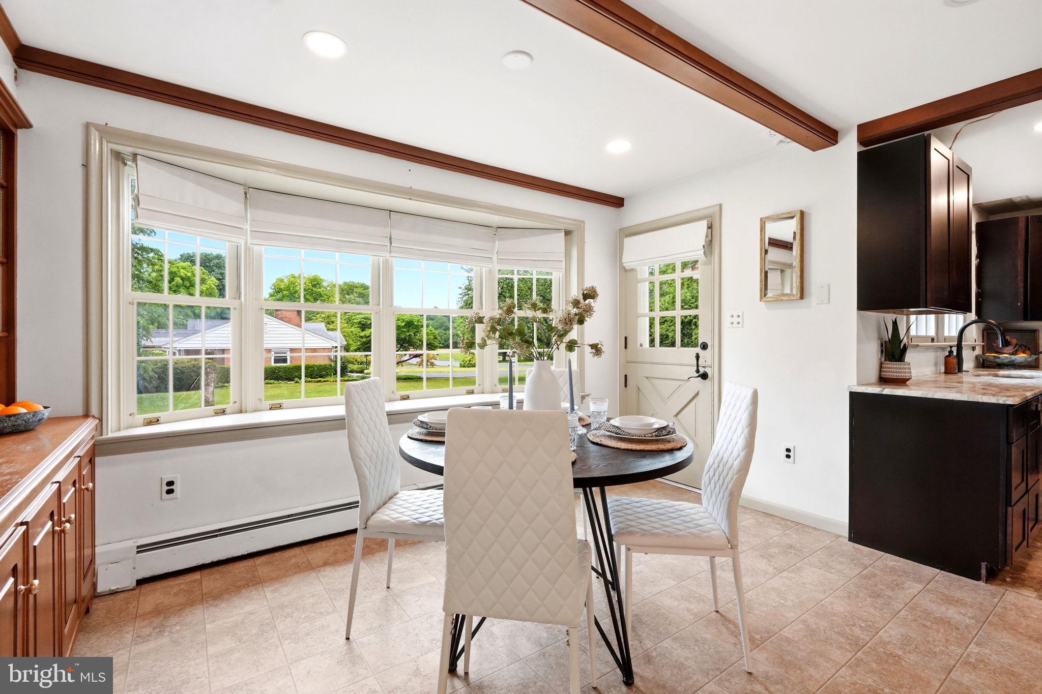 COUNTRY CLUB ESTATES - Residential