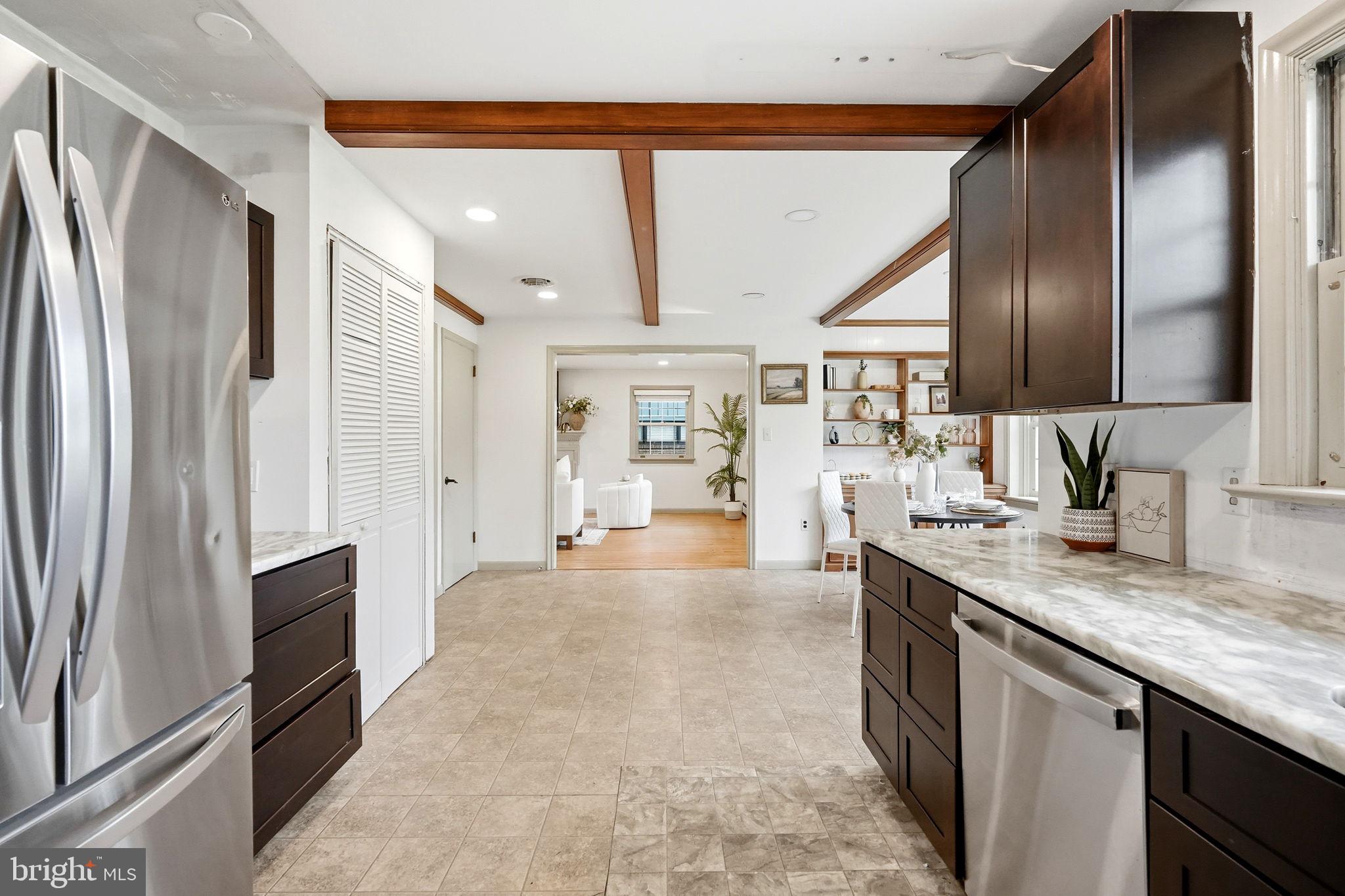 COUNTRY CLUB ESTATES - Residential