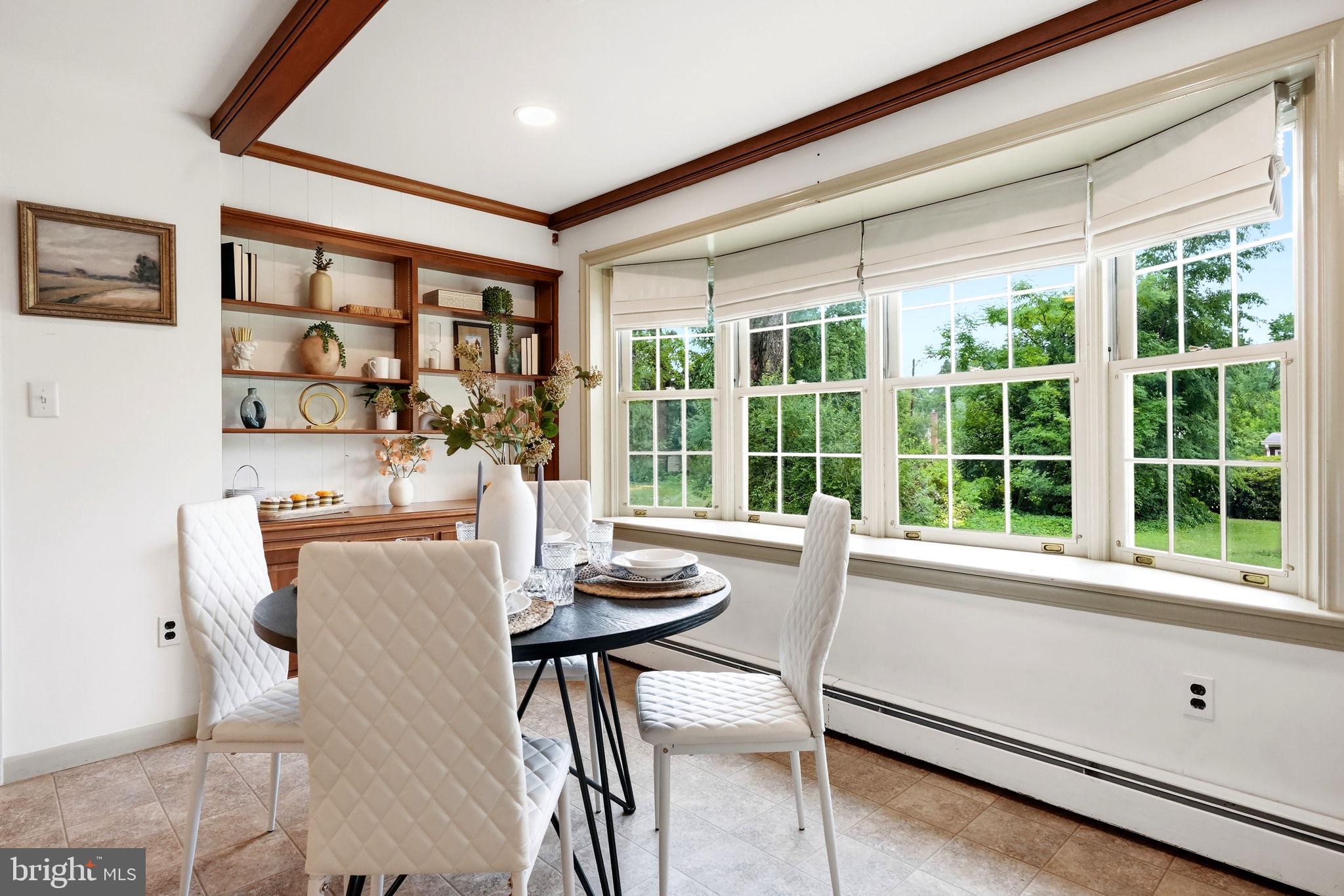 COUNTRY CLUB ESTATES - Residential