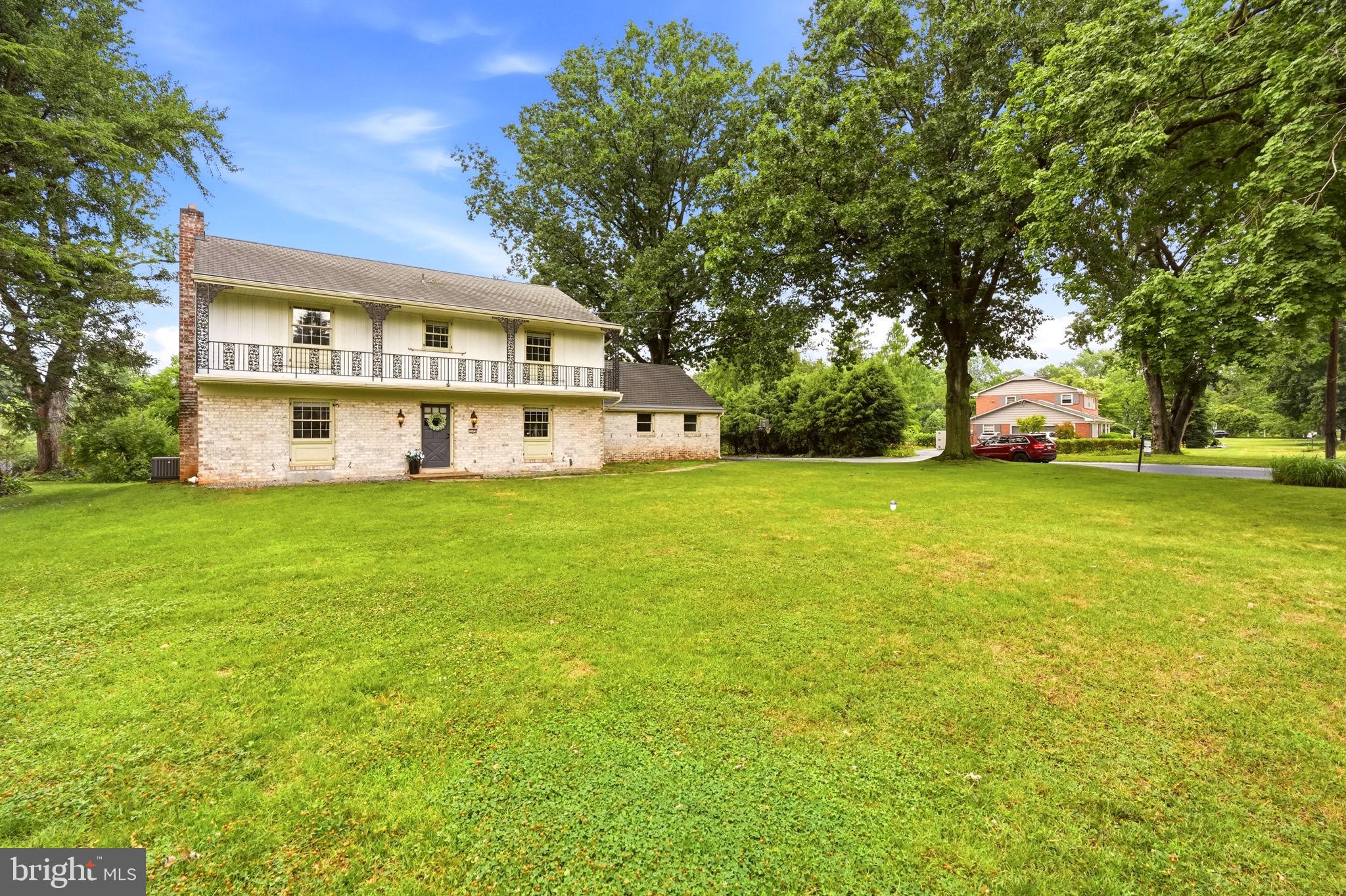 COUNTRY CLUB ESTATES - Residential