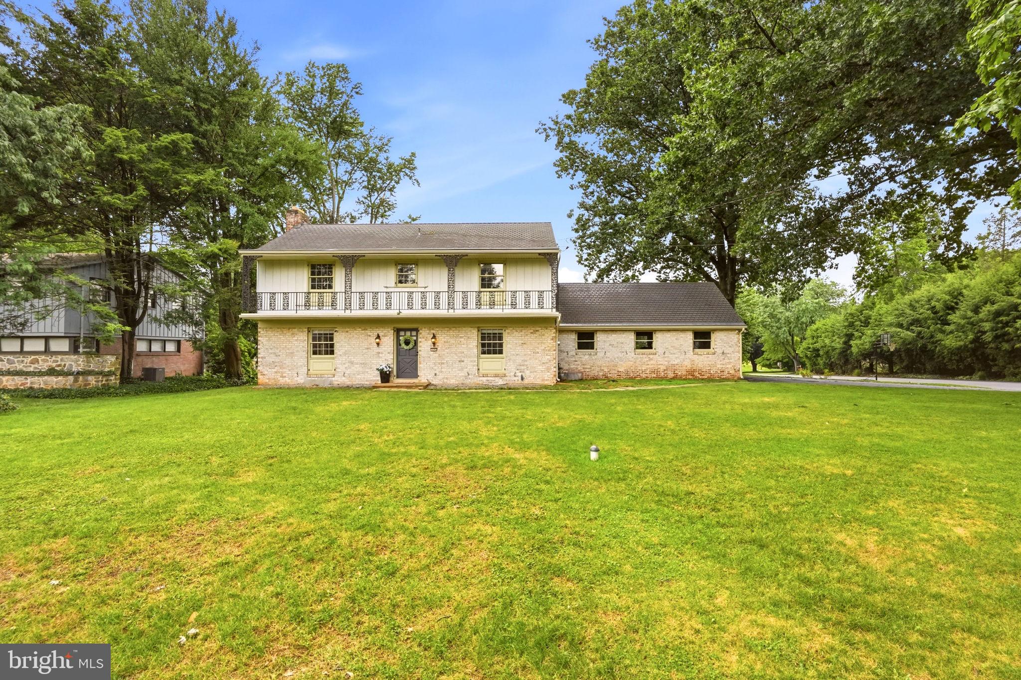 COUNTRY CLUB ESTATES - Residential