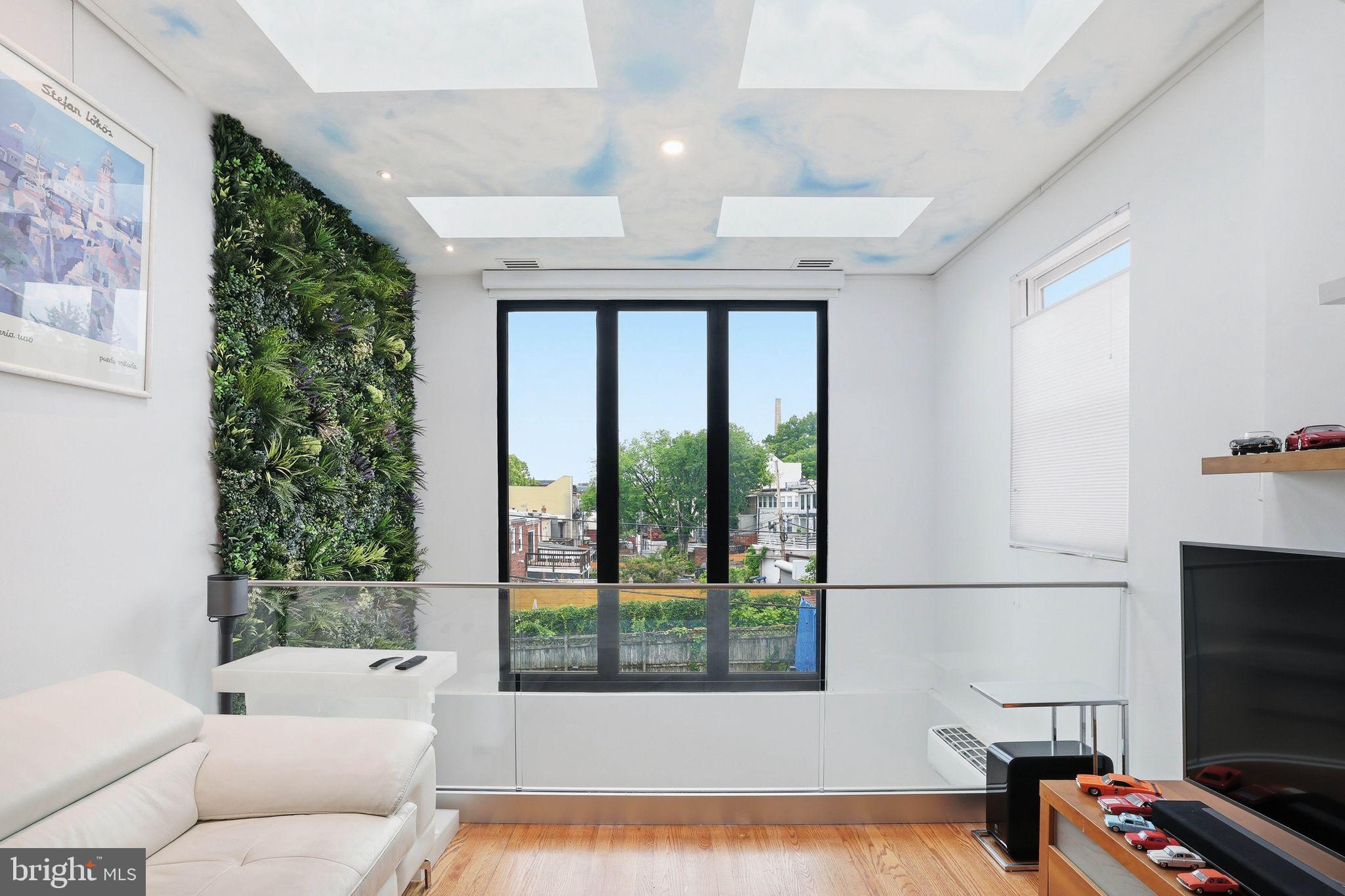 BLOOMINGDALE - Residential