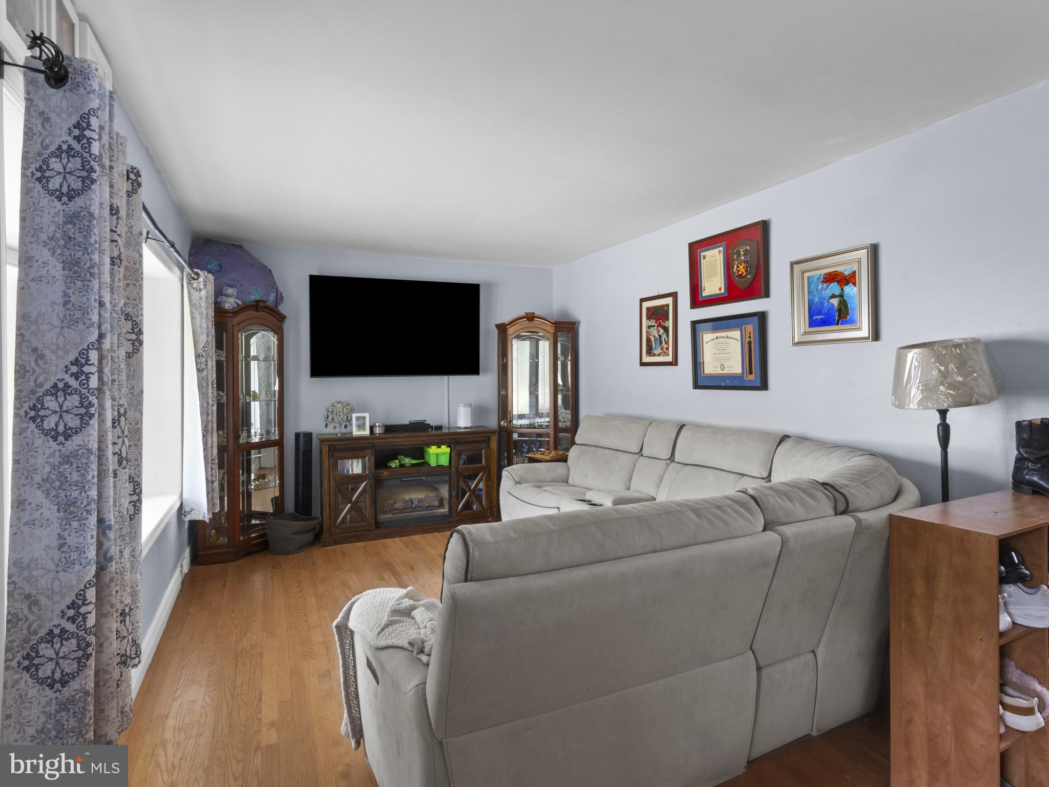 CALVERT MANOR - Residential