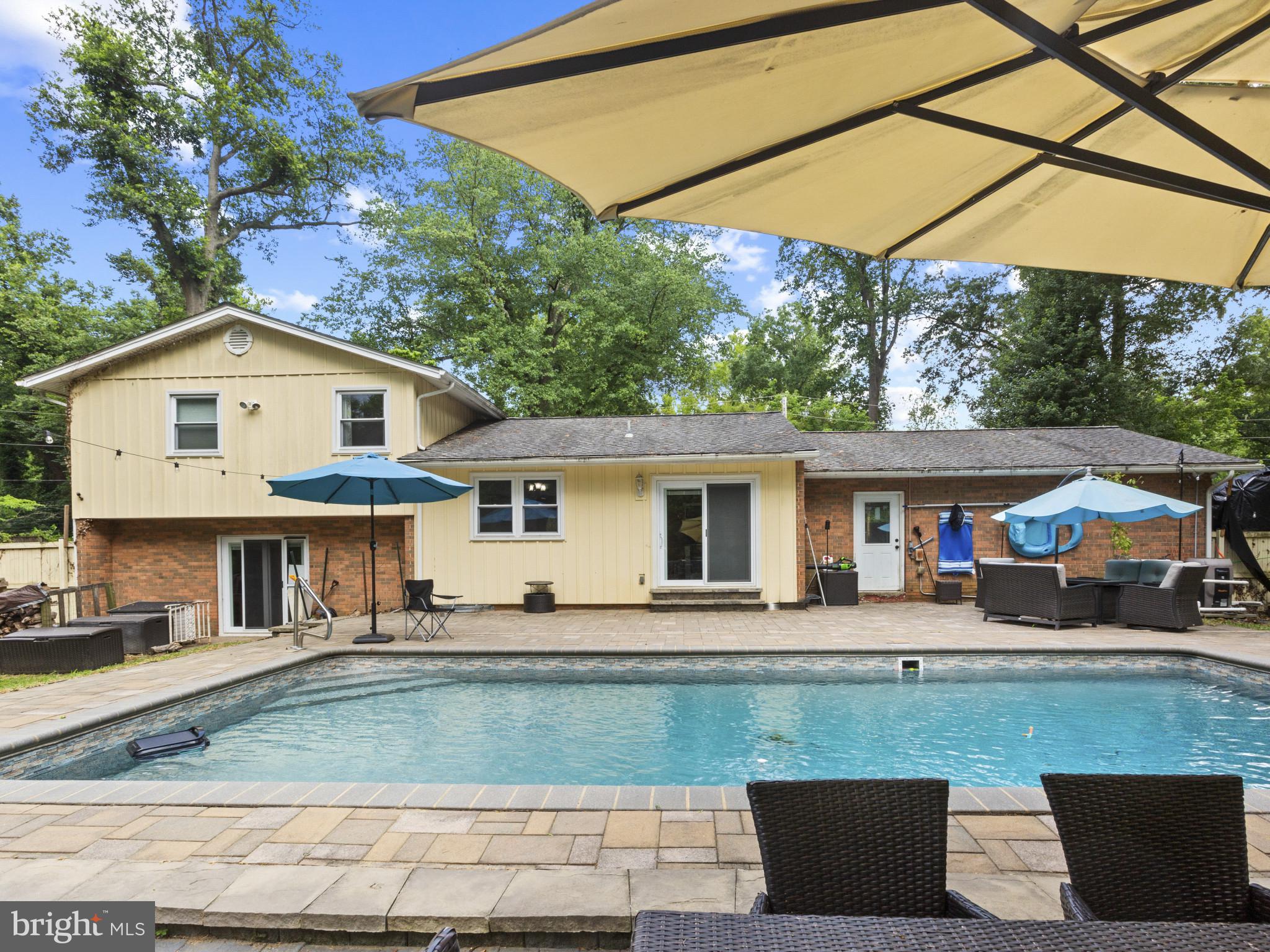 CALVERT MANOR - Residential
