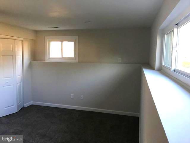 COUNTRY CLUB MANOR - Residential