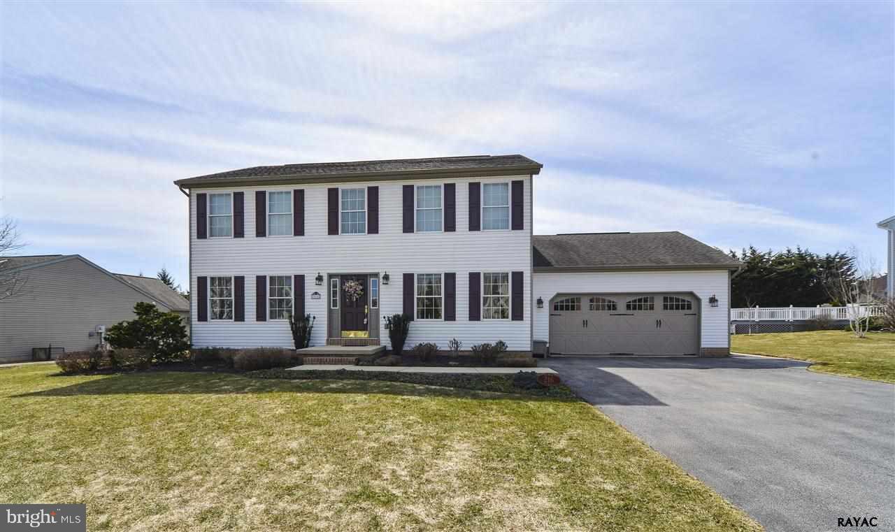 Well maintained 4 BR/ 2 1/2 bath home.  Open kitchen, breakfast & family room w/ gas fireplace.  Birch kitchen cabinets with island & newer appliances.  Newer patio door.  Central vac.  Convenient 2nd floor laundry.  Newly landscaped in 2012. Nice 12' x 16' shed. Convenient to library, shopping and restaurants.  DON'T TOUCH THE BIRDS!  THEY WILL BITE!