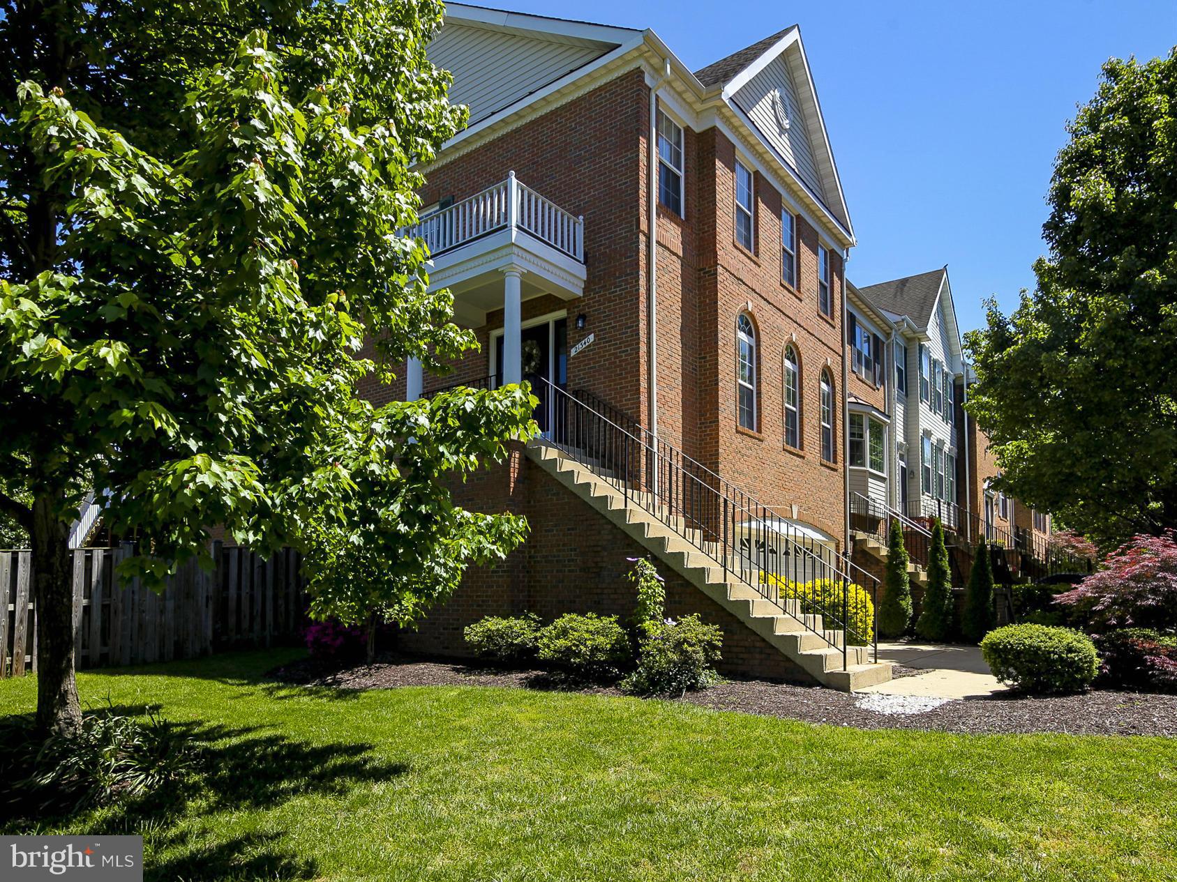 BEAUTIFULLY UPGRADED & WELL-MAINTAINED 2 CAR GAR END UNIT/ 3000+ SQ, FT, 24' WIDE, 3LVL BUMP OUTS/ GOURMET KITCHEN W UPDATED SS APPLIANCE, GRANITE, CABINET & BACK SPLASH/ UPGRADED BATHS, W & D, LIGHTING/ GLEAMING HARDWOOD FLOORS & TILES/ CUSTOM PAINTS & 9' CEILINGS/ LARGE REC RM W WALKOUT TO GORGEOUS PATIO, CUSTOM DECK & SPACIOUS FENCED YARD/ MBR W LUX BATH & 2 WI CLOSETS/ 2 MILE FROM FUTURE METRO