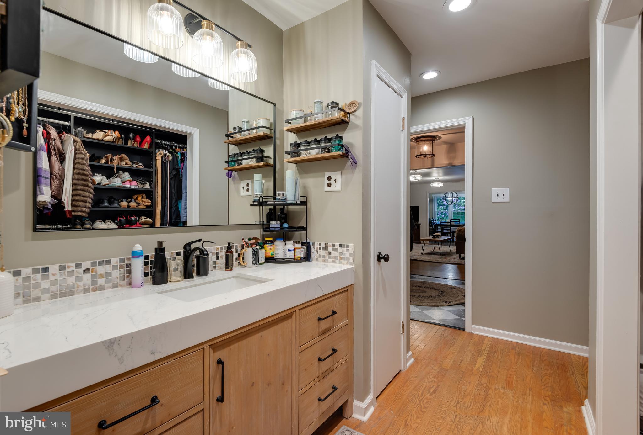 HUNTVIEW AT HORSES - Residential