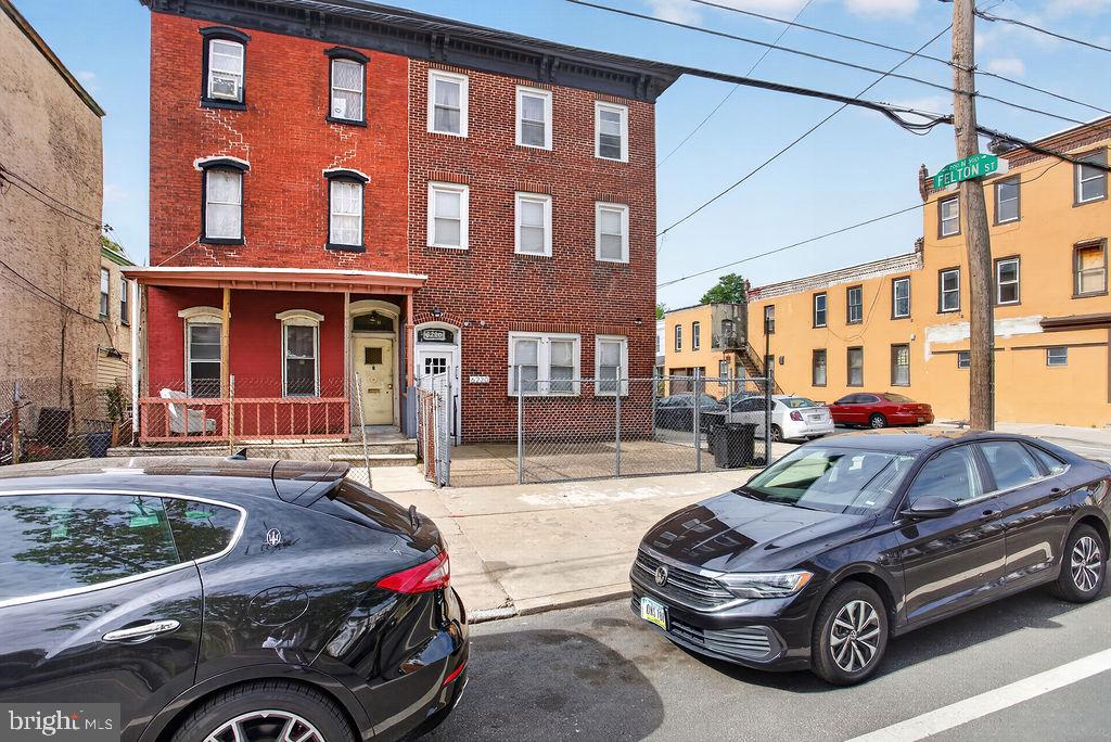 PHILADELPHIA (WEST) - Commercial Sale