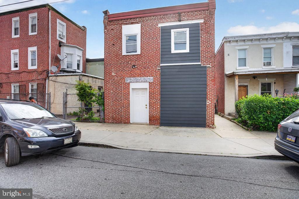 PHILADELPHIA (WEST) - Commercial Sale