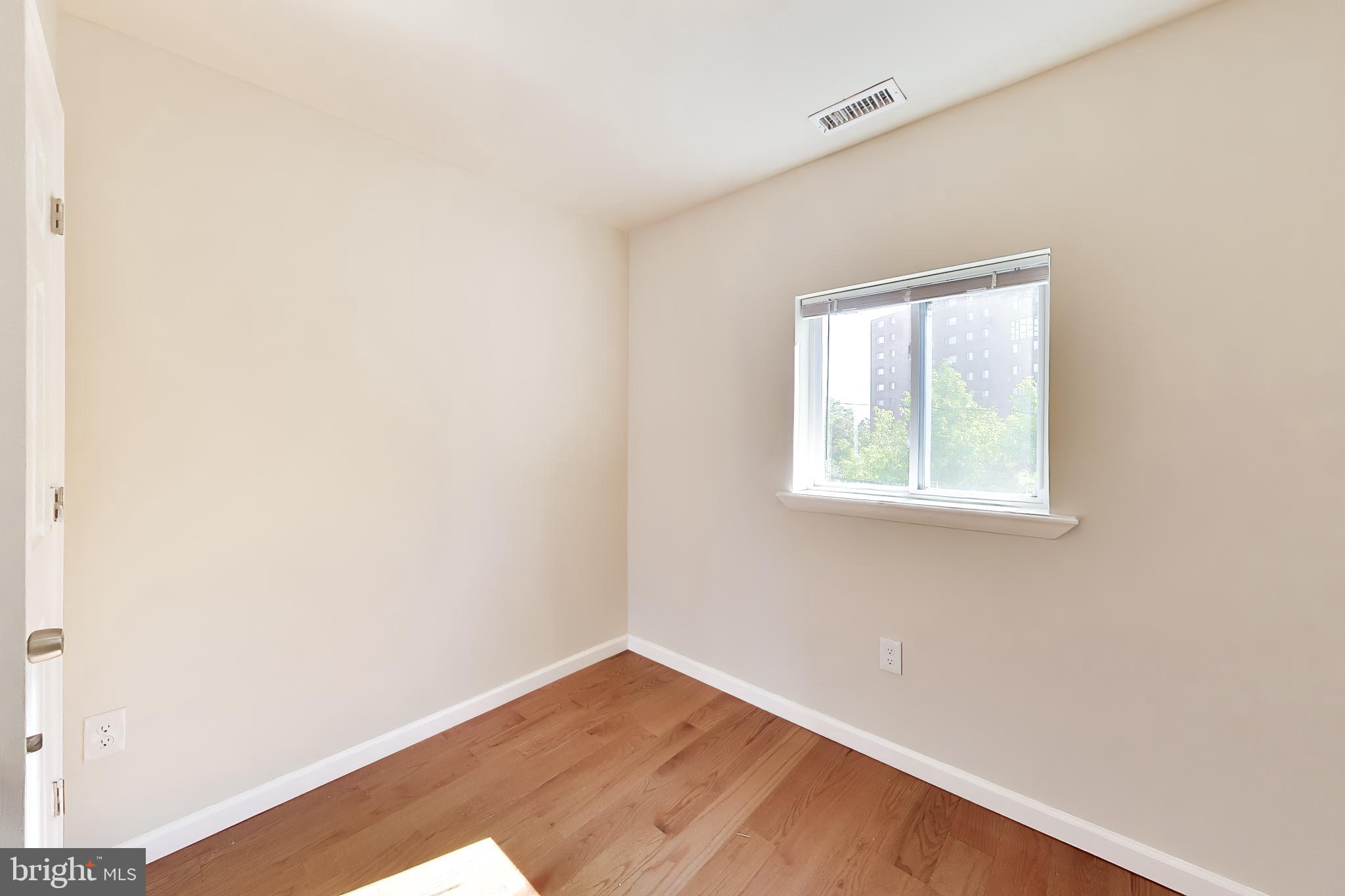 PARK CIRCLE - Residential