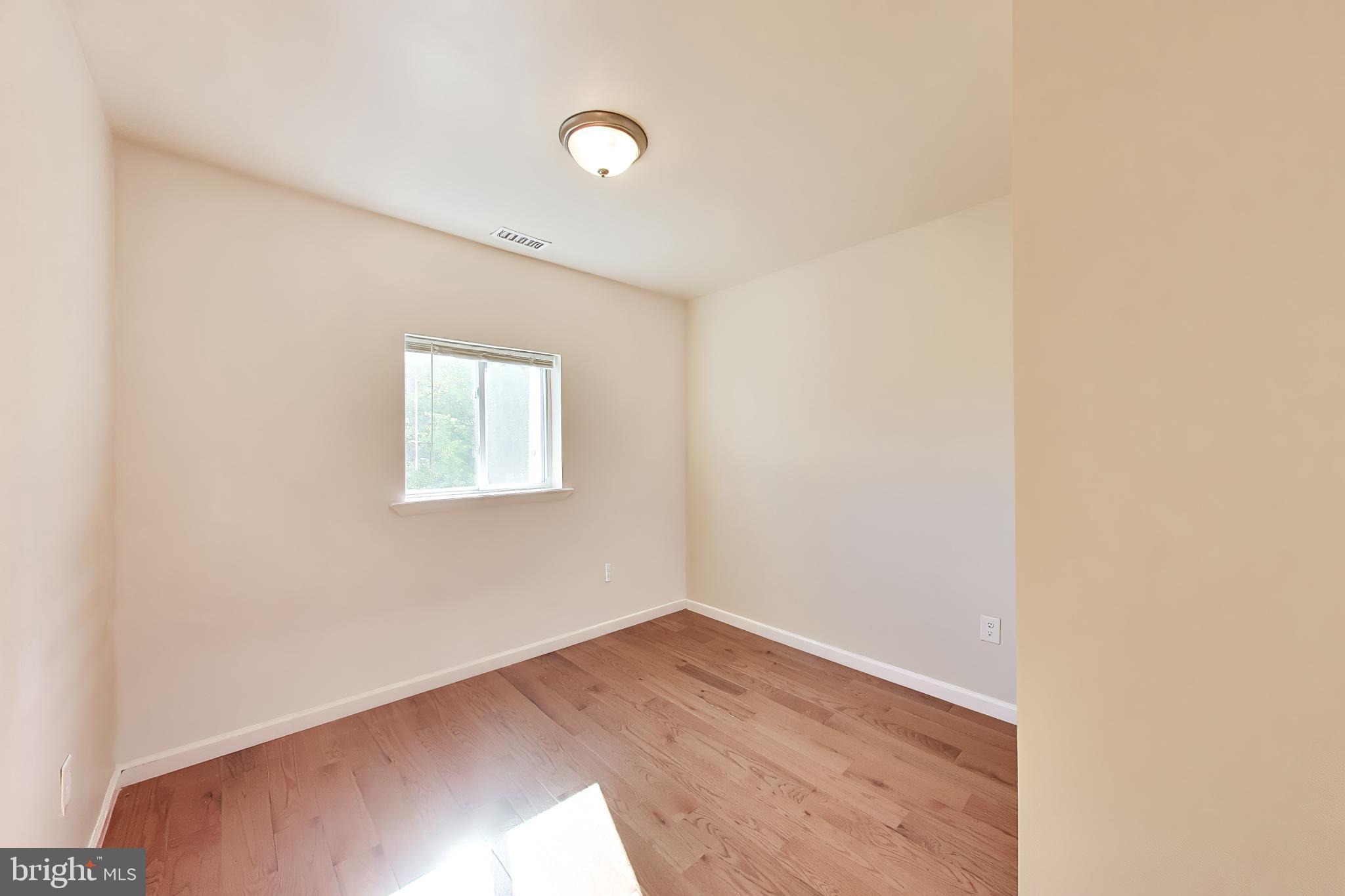 PARK CIRCLE - Residential