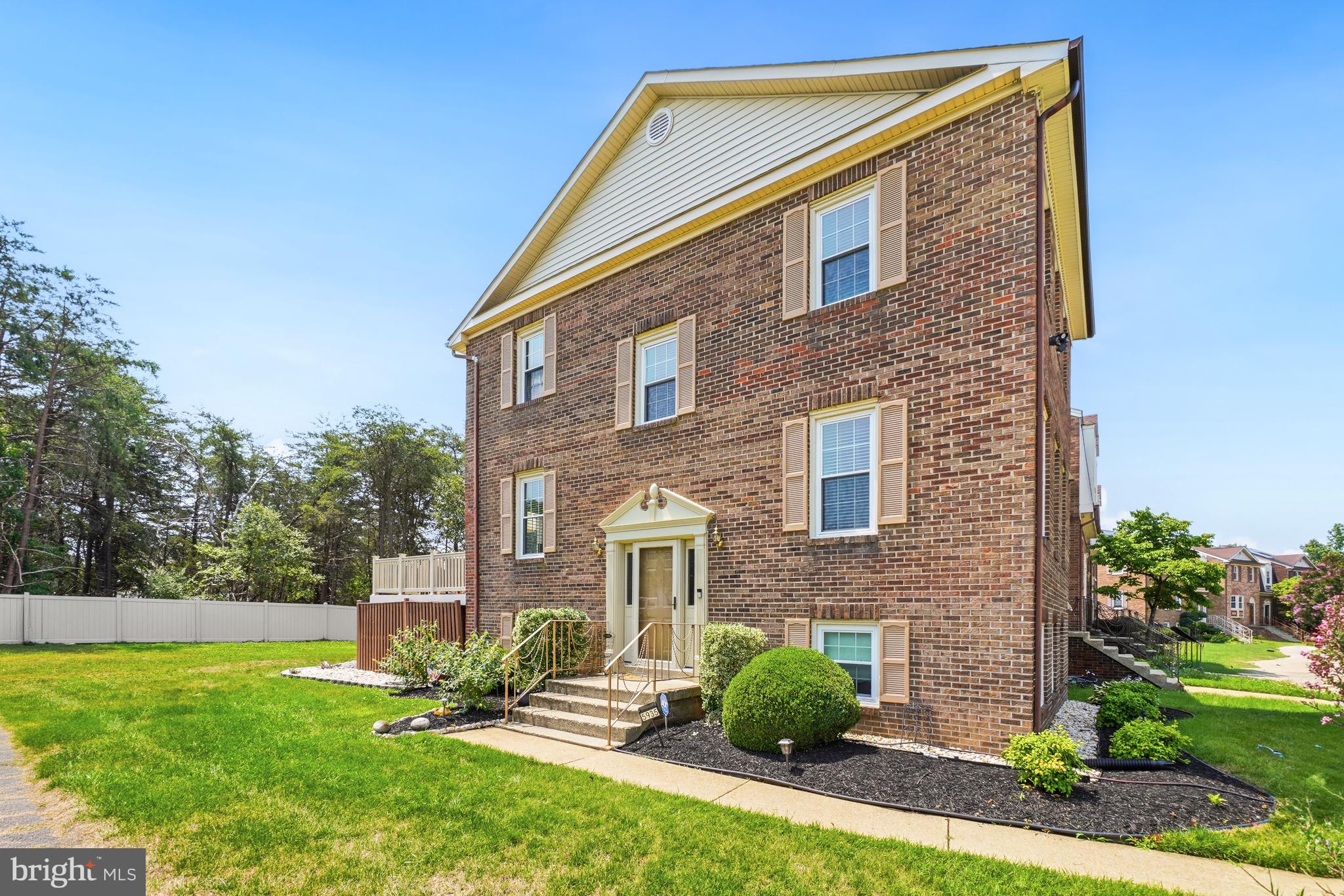 SURRATTS VILLAGE - Residential
