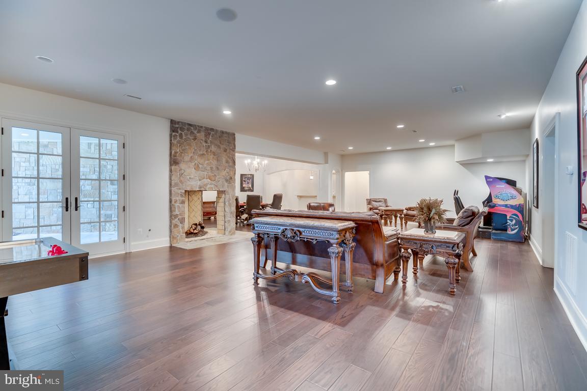 CREIGHTON FARMS - Residential