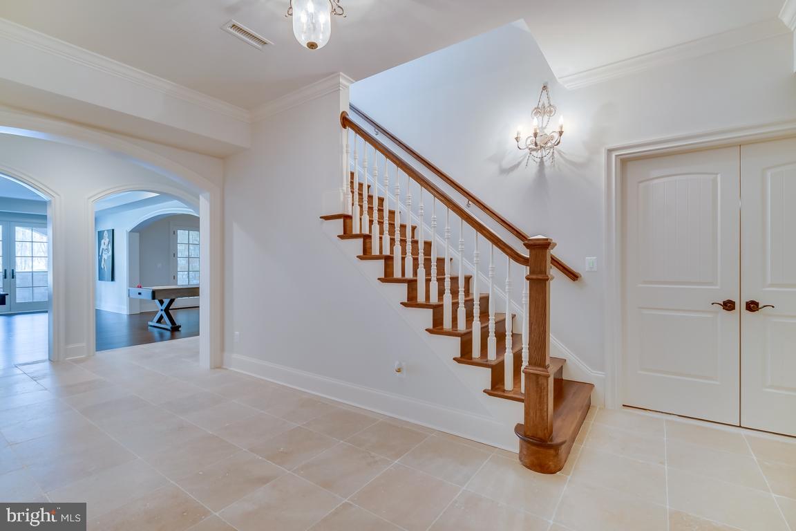 CREIGHTON FARMS - Residential
