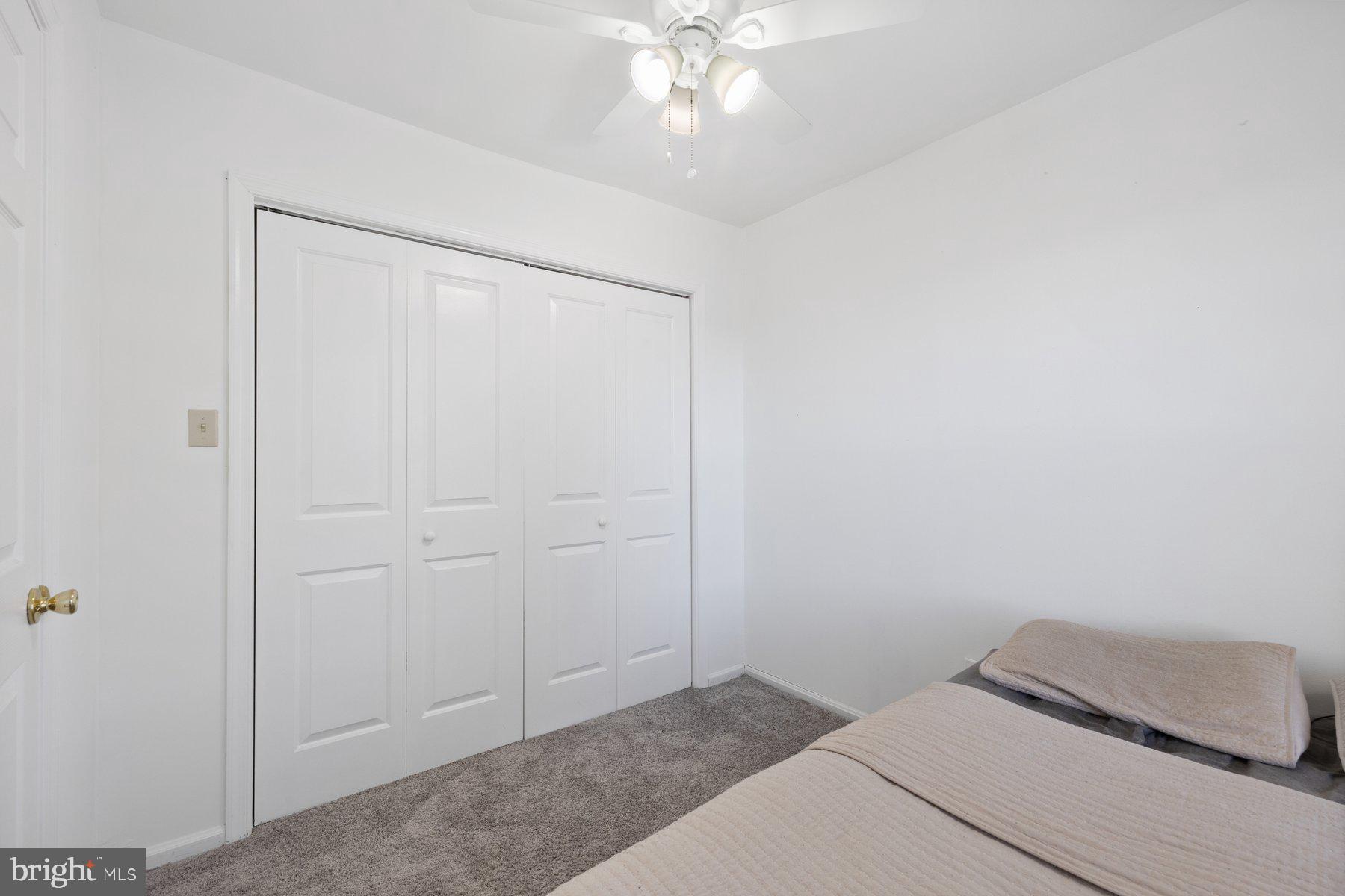 POTOMAC OAKS - Residential