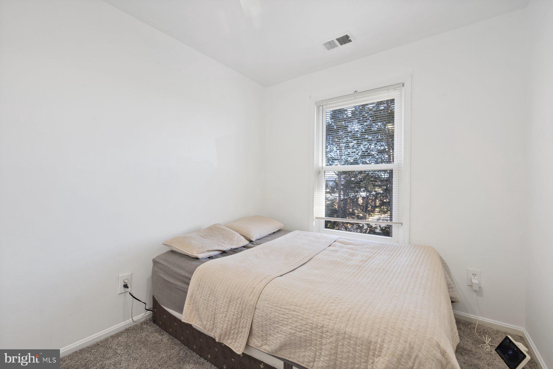 POTOMAC OAKS - Residential