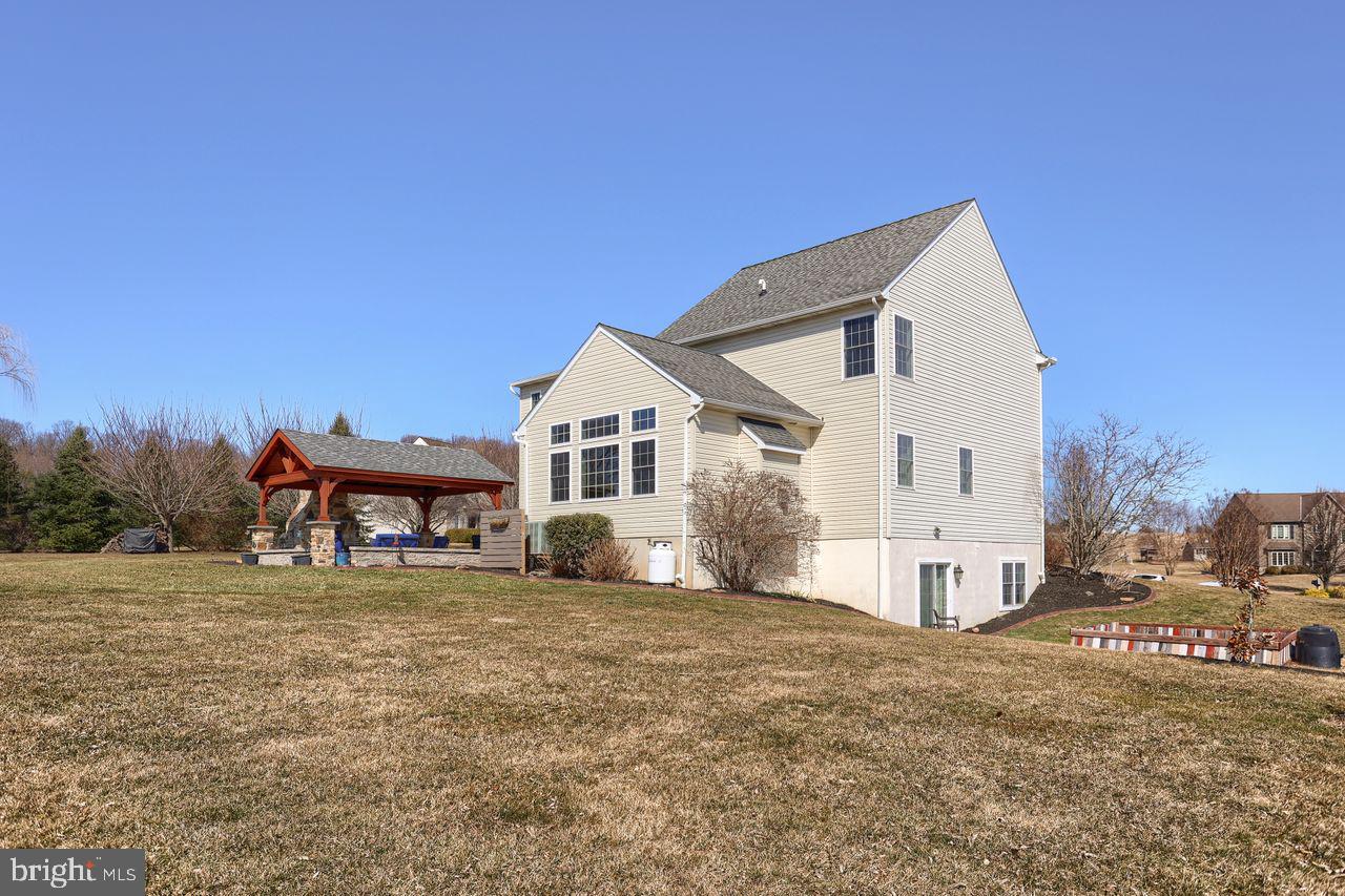 OLDE FIELD - Residential