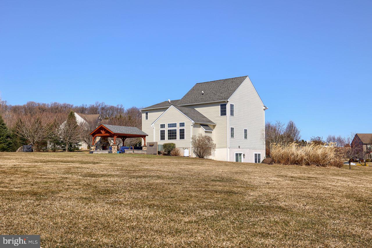 OLDE FIELD - Residential