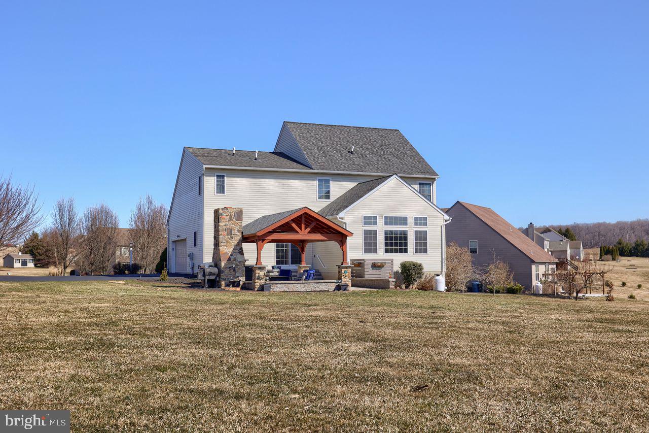 OLDE FIELD - Residential