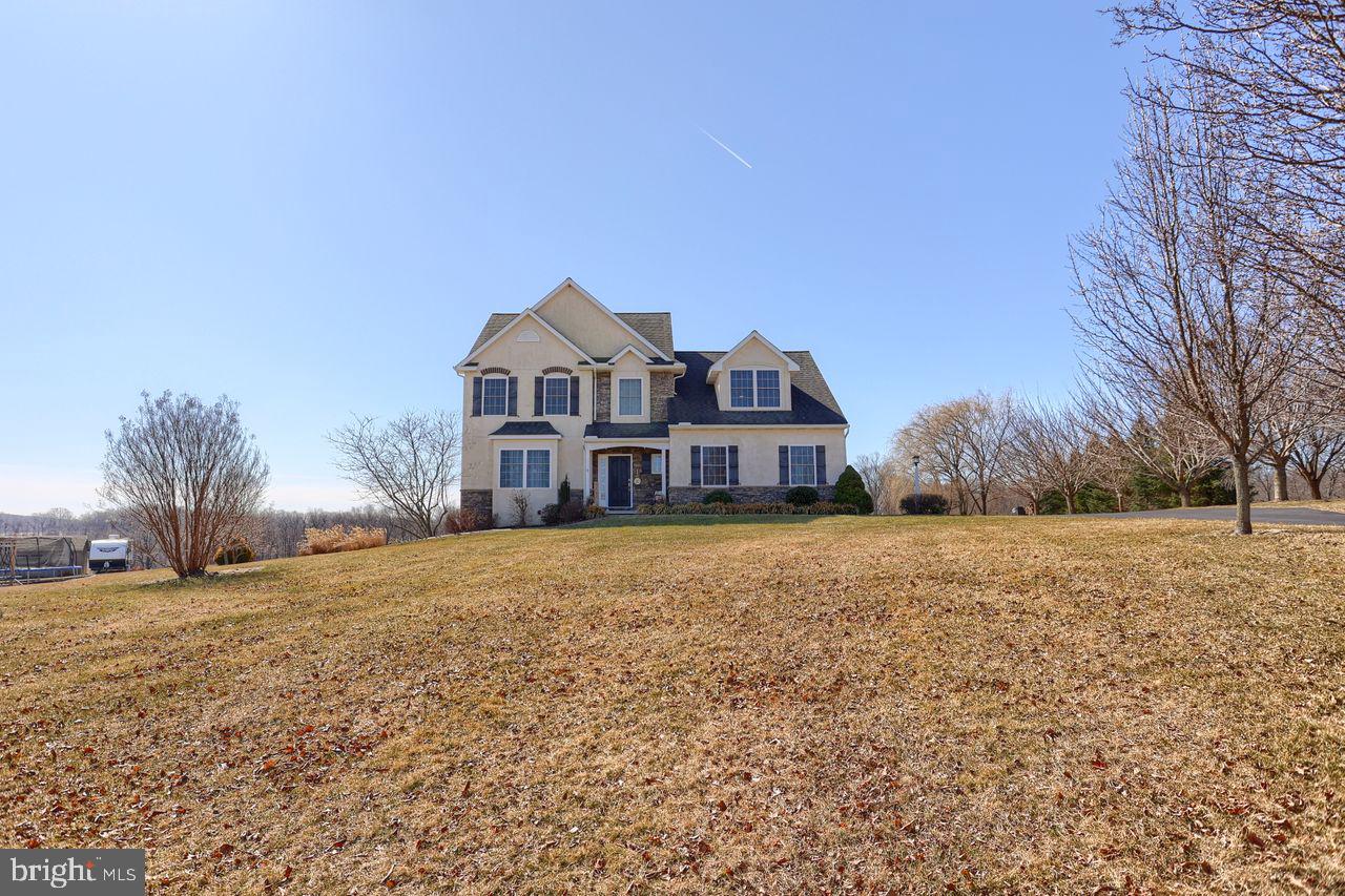 OLDE FIELD - Residential