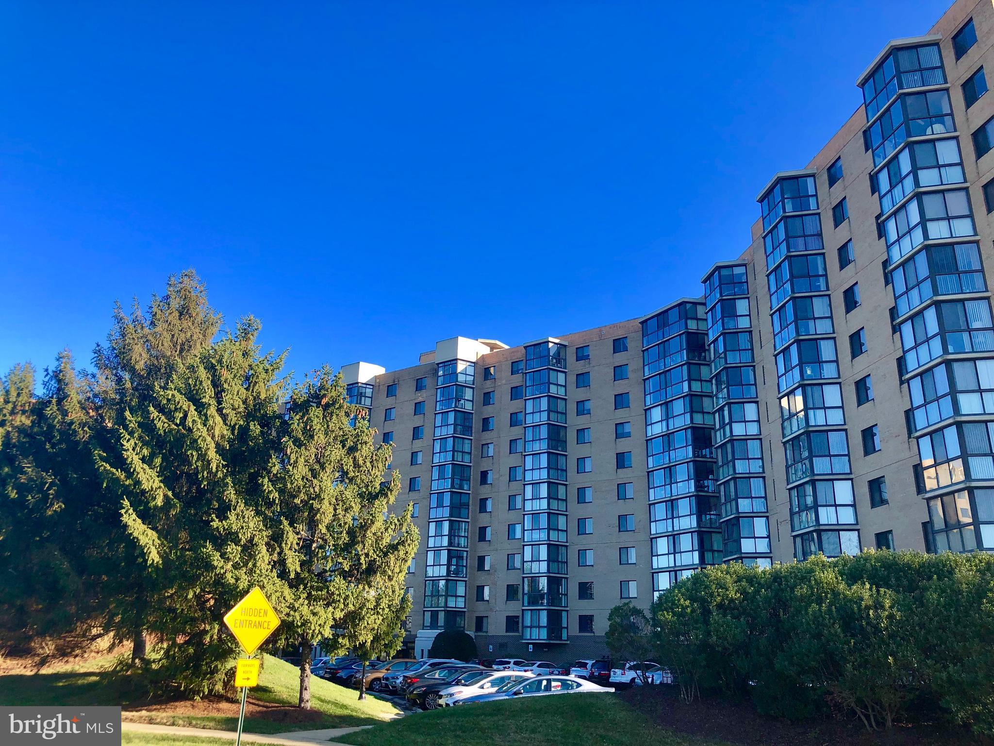 55+ Premier retirement community, “F” Model, located in the popular Fairways North.  Two bedroom, two full bath condominium, with enclosed sunroom.  Full of natural light, golf course, tennis court  and treed views.  Kitchen has white appliances, full size stacked washer and dryer.  Primary bedroom with en suite bathroom, tub/shower and walk in closet. Move in ready. Rent includes basic cable TV and high speed internet.  Enjoy all the amenities this community has to offer, golf, tennis, picklelball, swimming, and fitness center. Multitude of clubs and activities. Close to shopping and restaurants.