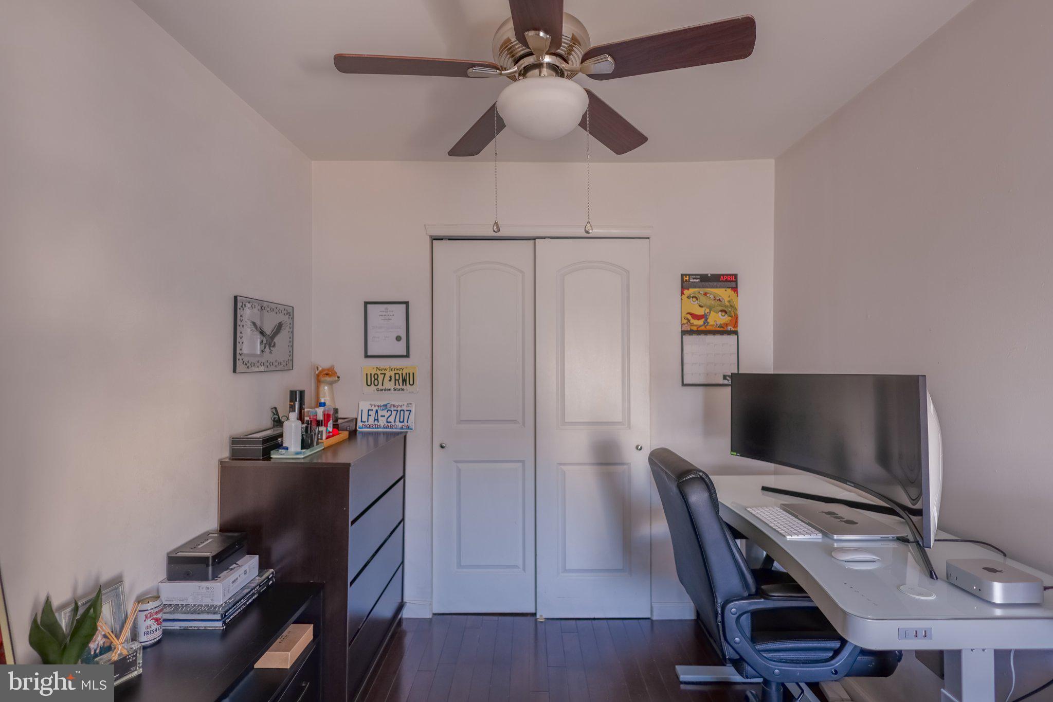 PORT RICHMOND - Residential