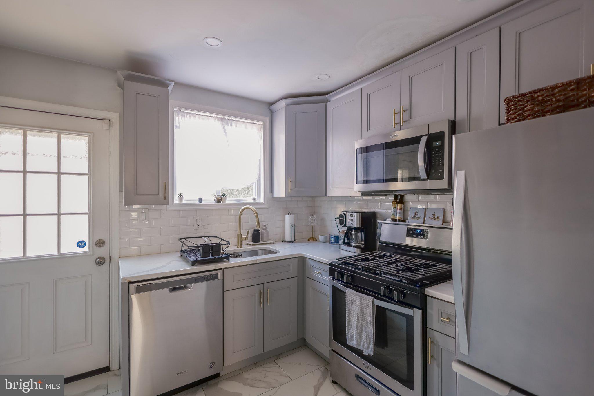 PORT RICHMOND - Residential